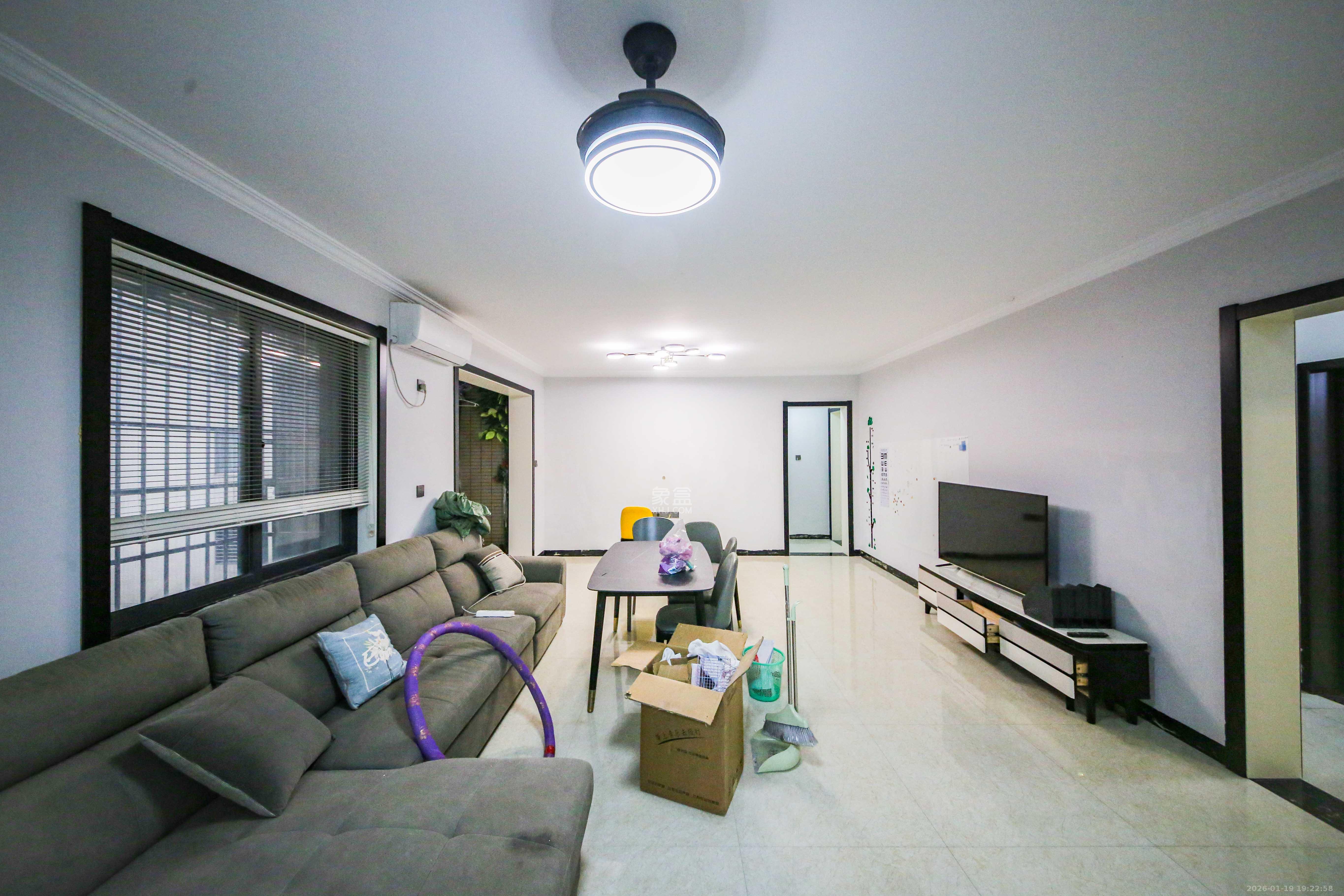 童话里  4室2厅2卫    120.0万