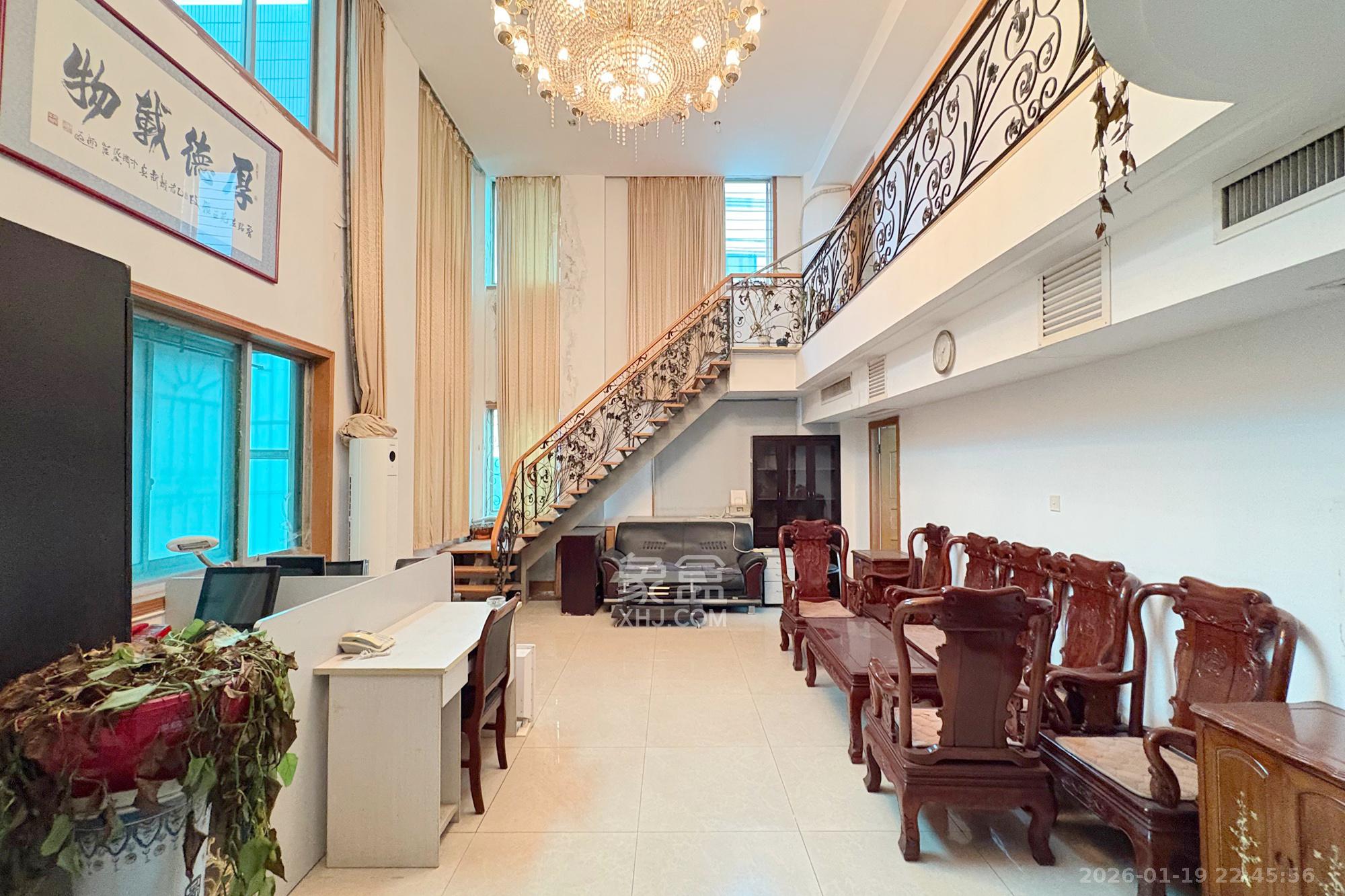 亚华大酒店  4室2厅1卫    115.0万