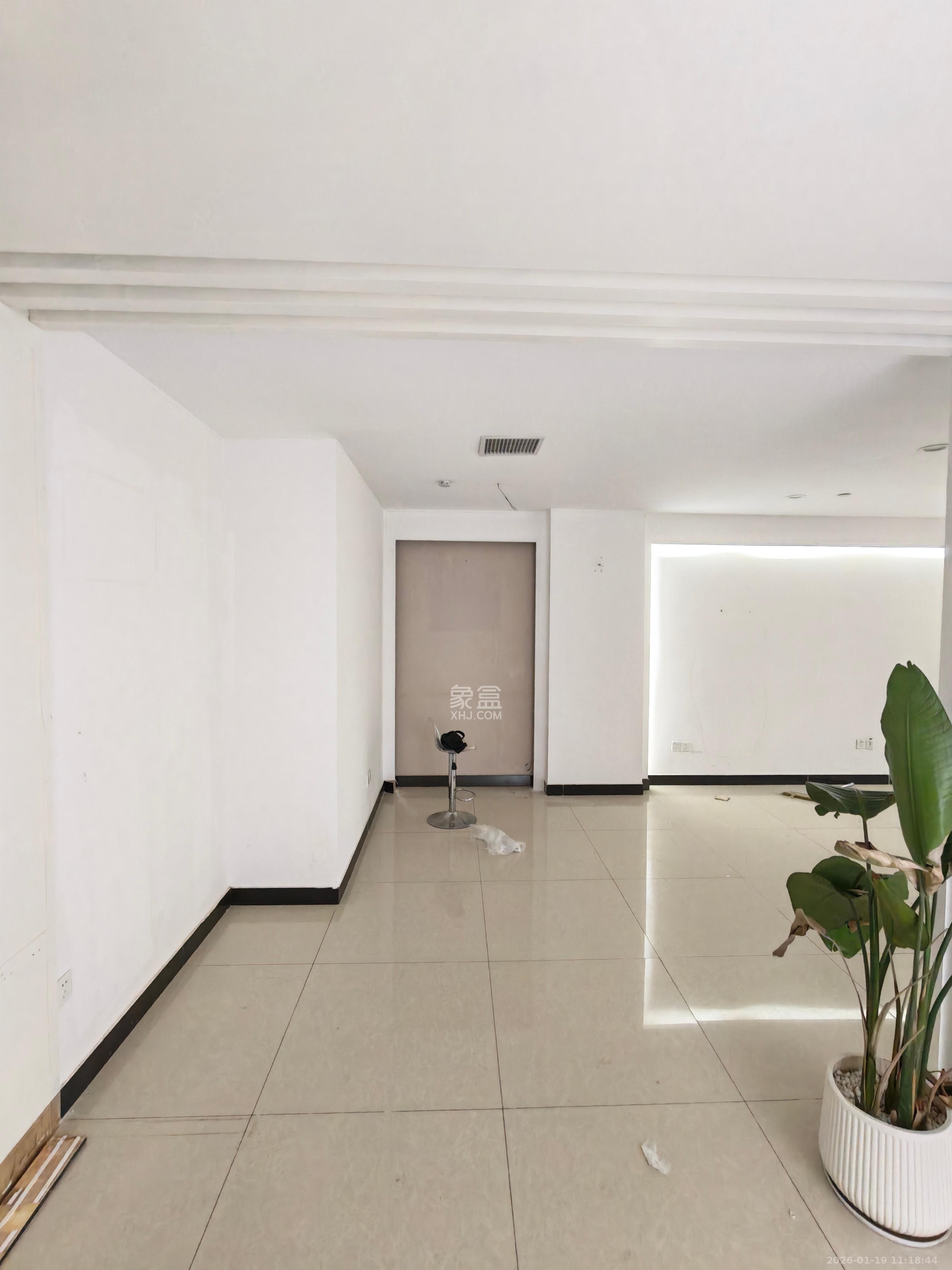 新世界广场   100.0㎡      4000.0元/月室内图