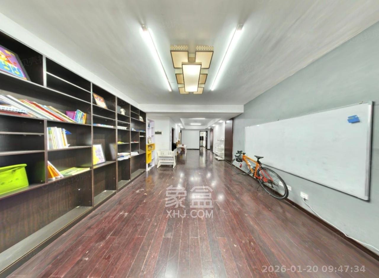 阳光100三期  3室2厅2卫    2600.0元/月