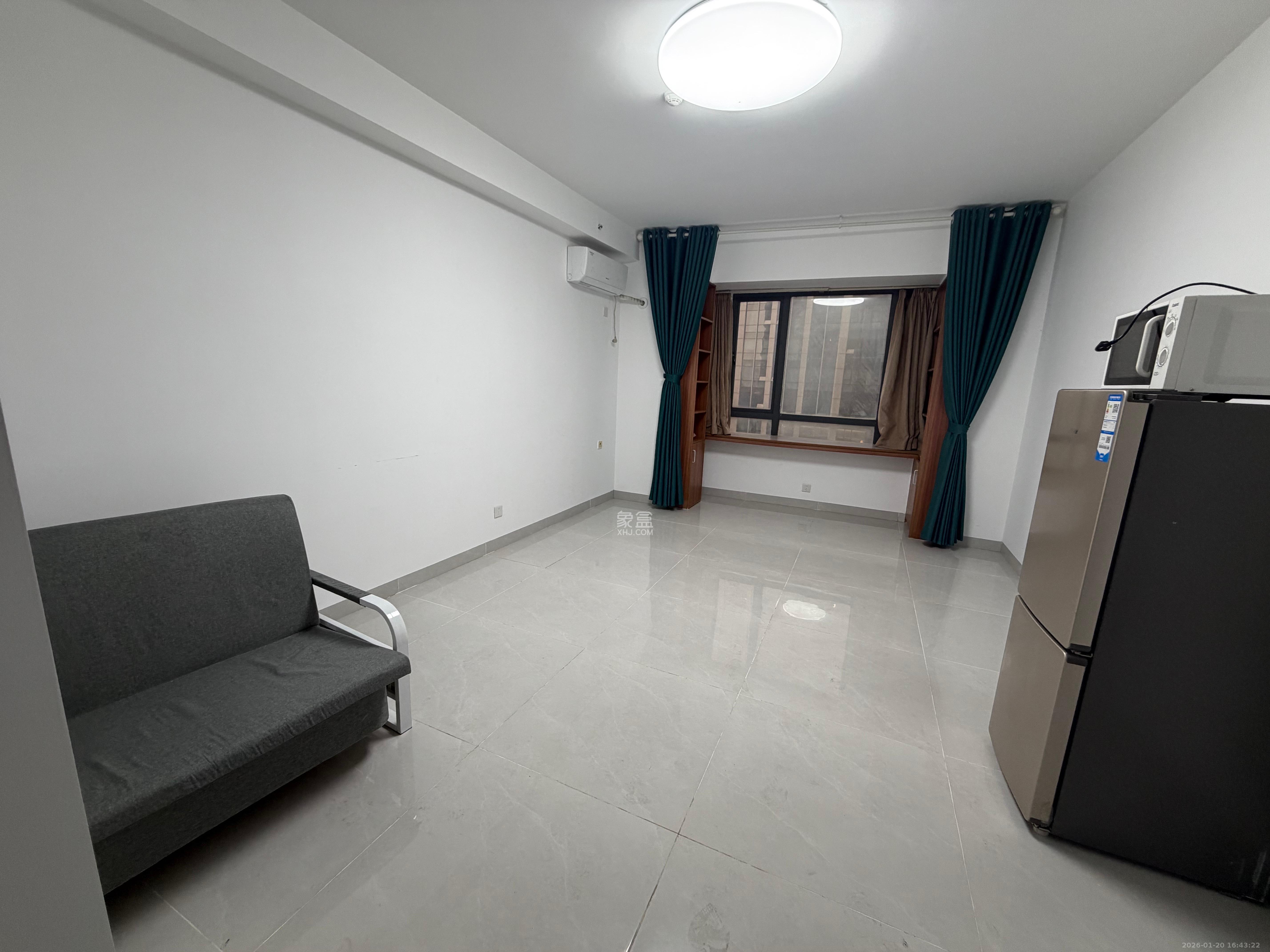 万博汇  1室1厅1卫    1300.0元/月