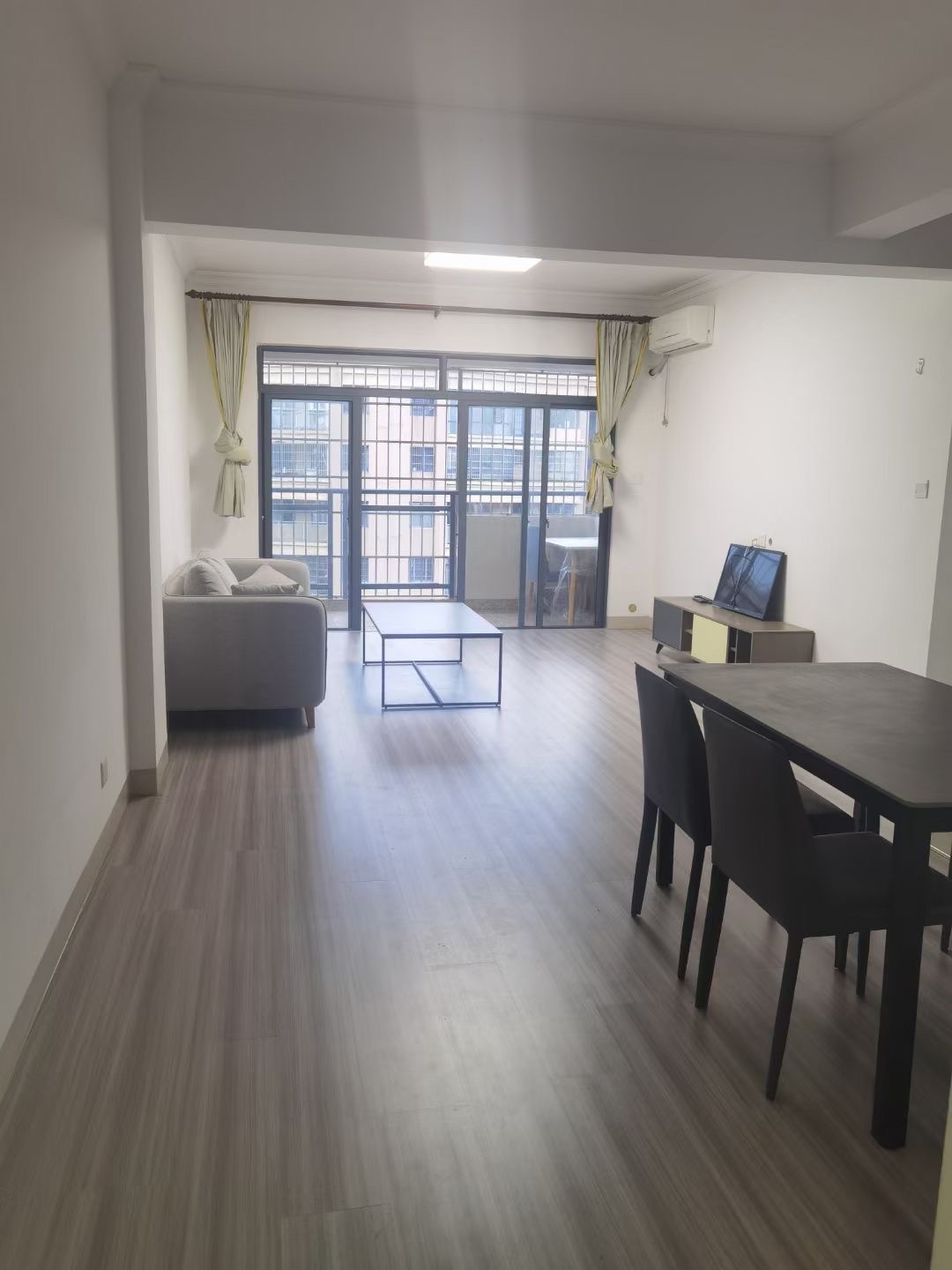 枫林雅郡  2室2厅1卫    125.0万