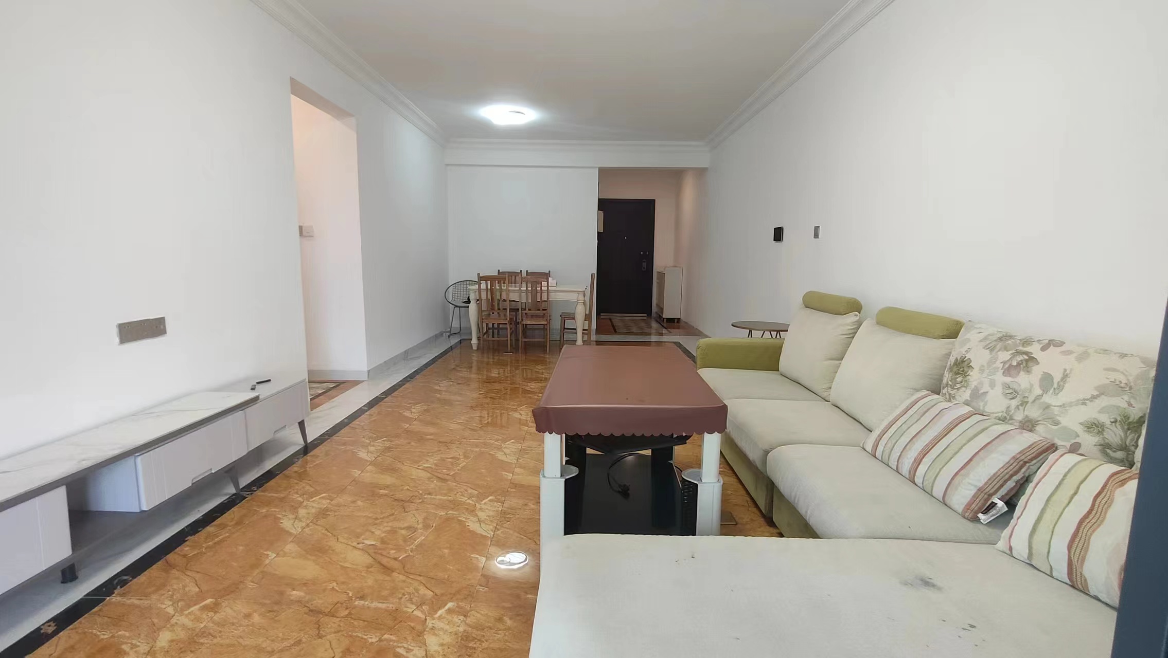 碧桂园梓山府  3室2厅2卫    2000.0元/月