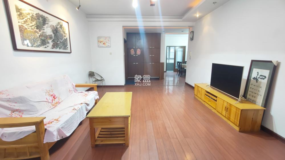 江岸人家  3室2厅2卫    45.0万