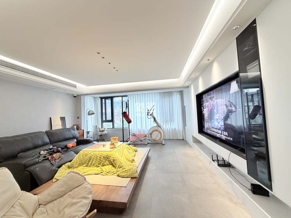 阳光城新城樾府  5室2厅3卫    225.0万