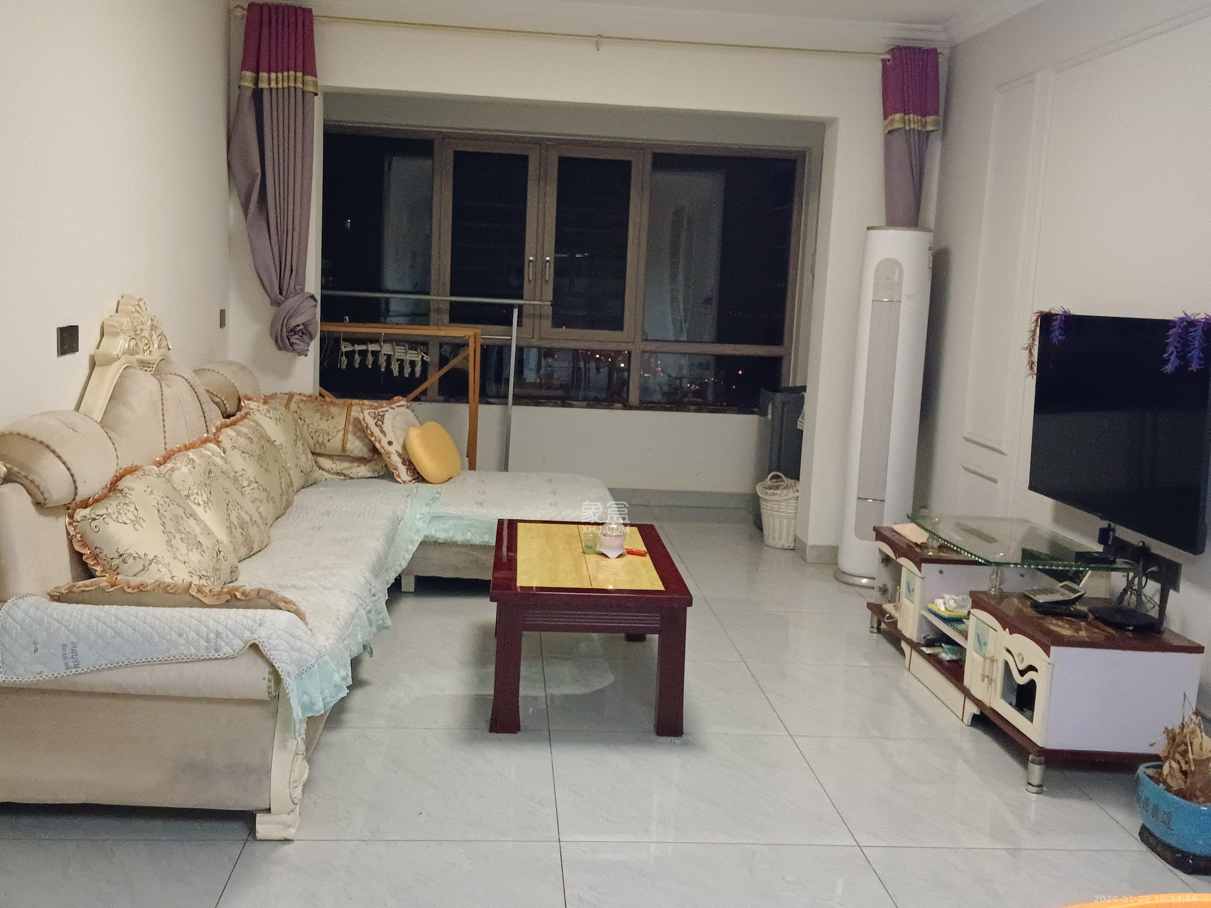 财汇新天地（财汇商务广场）  3室2厅2卫    2200.0元/月