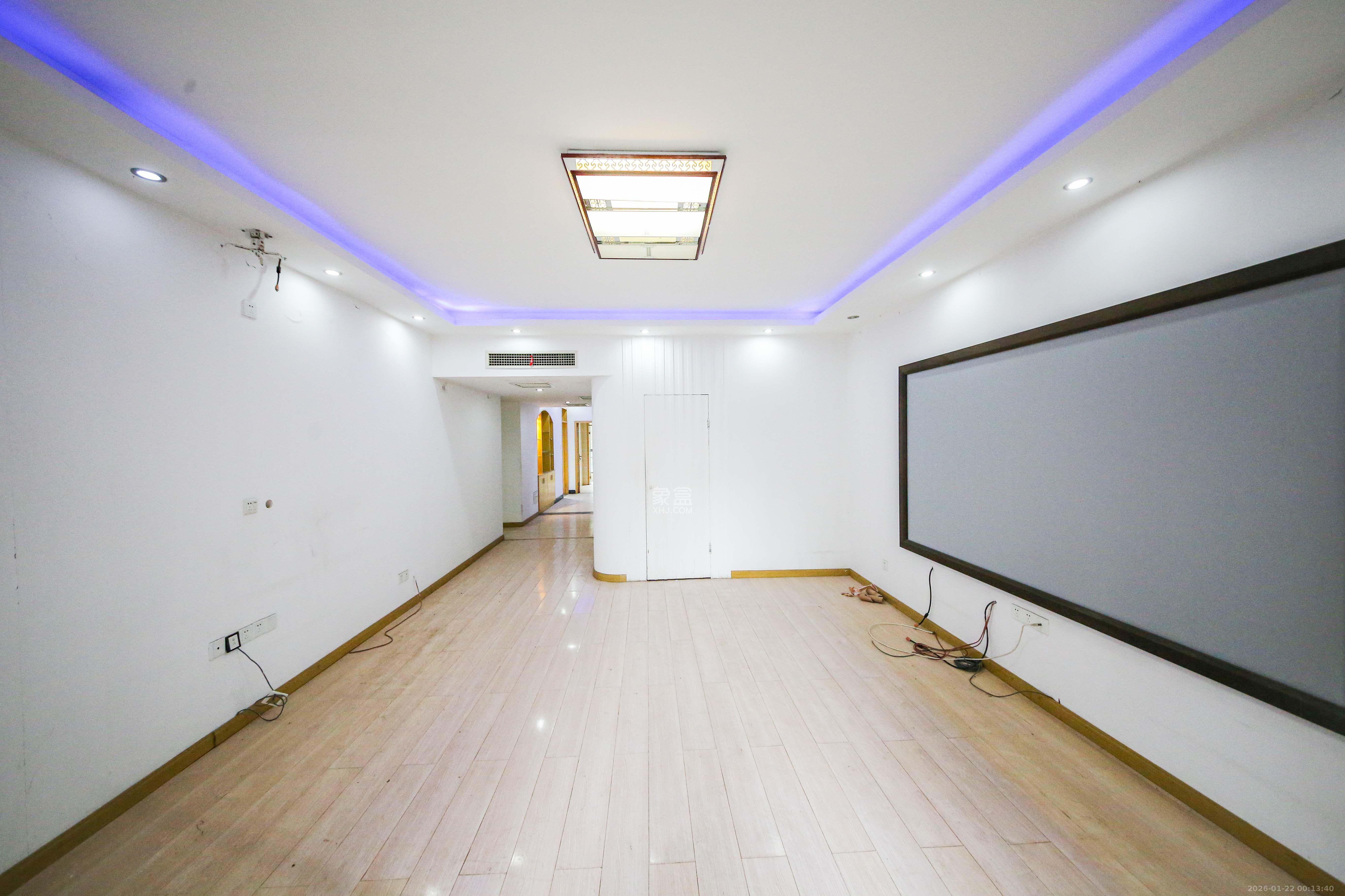 长大彩虹都  4室2厅1卫    106.0万