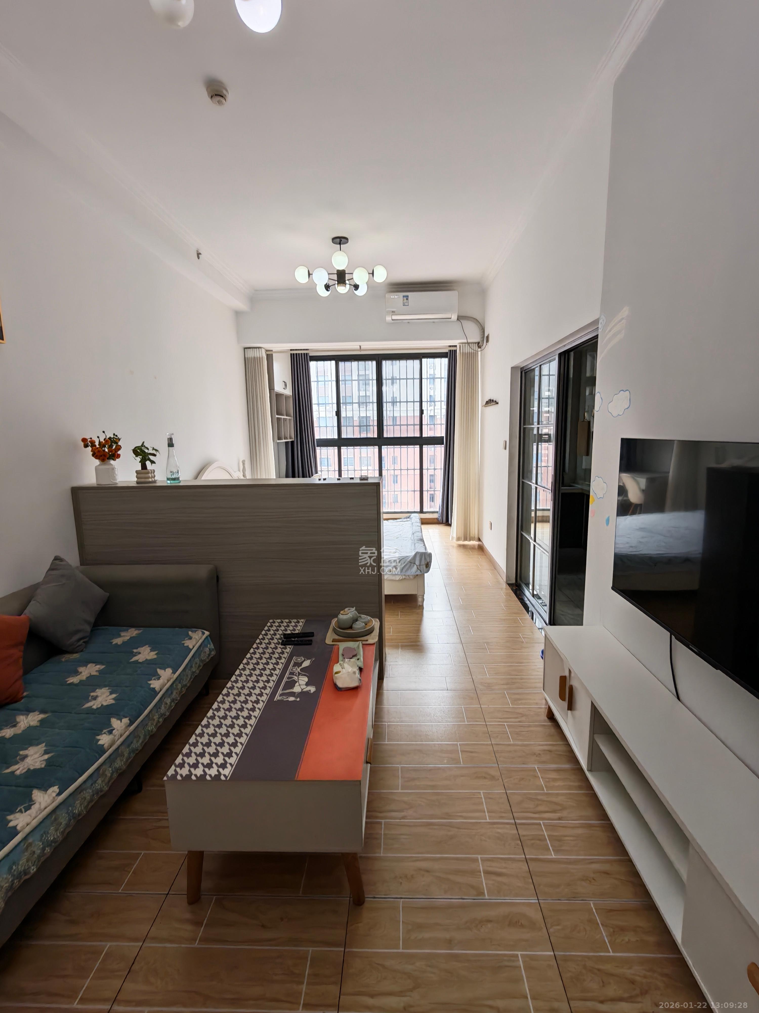 辉宏橄榄城  1室1厅1卫    1500.0元/月