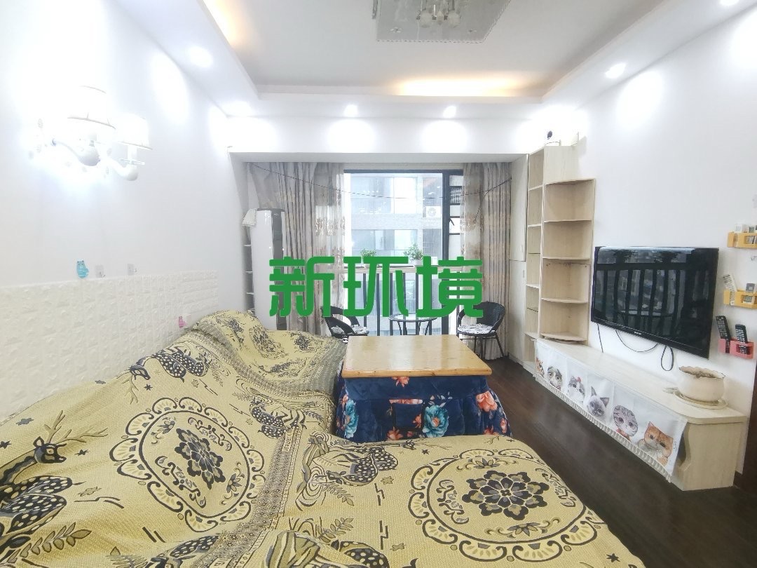 逸臣中央  1室1厅1卫    1500.0元/月