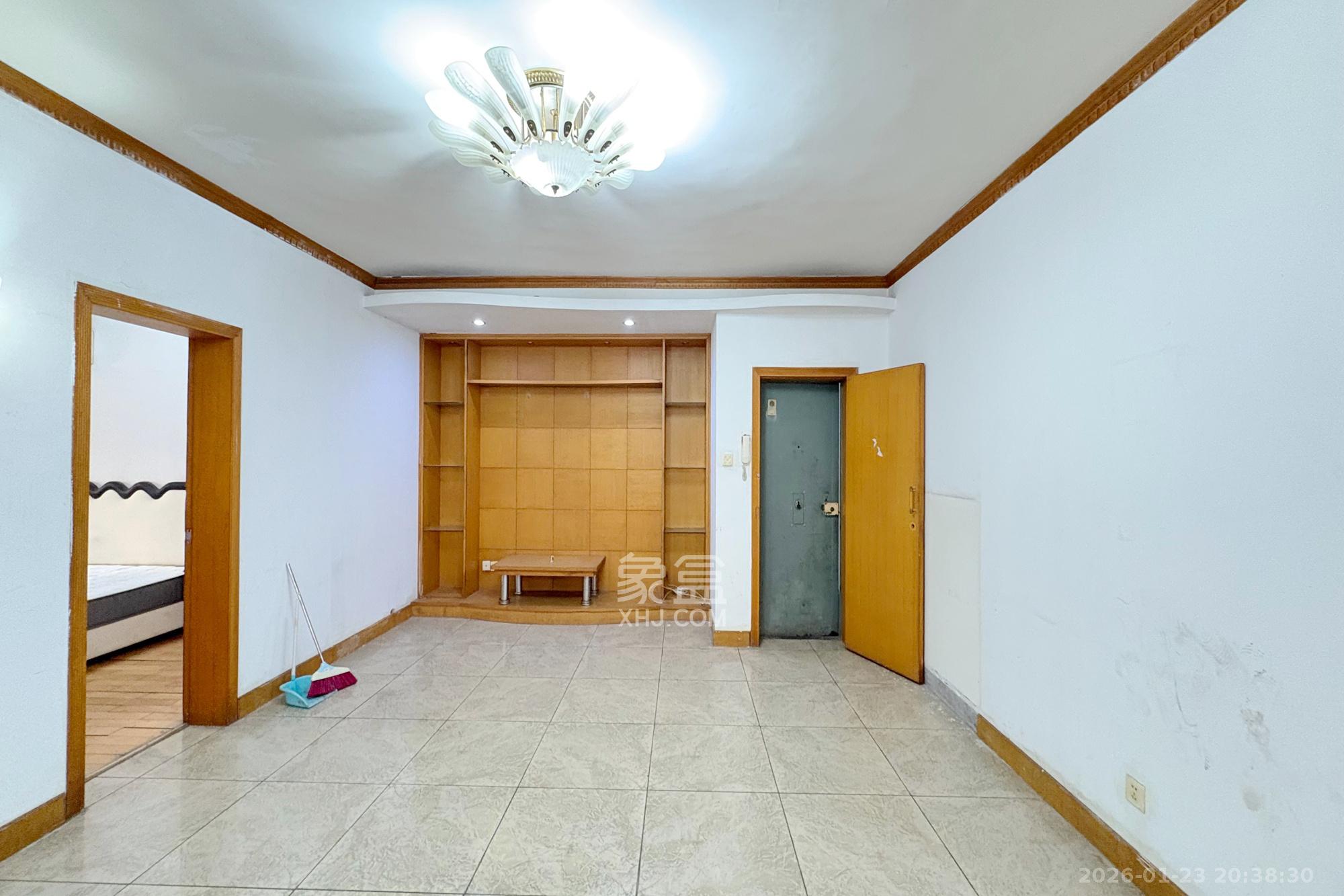 五一东村  3室1厅1卫    65.0万