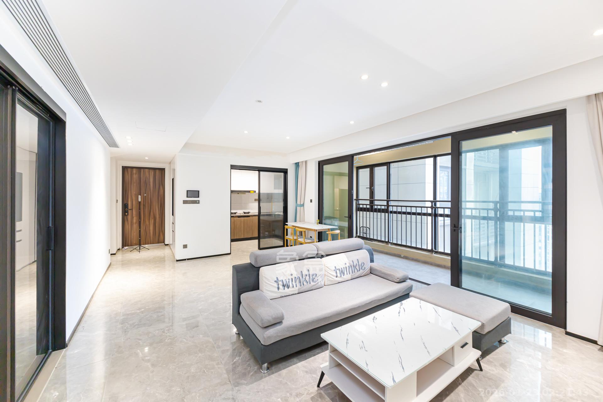 万科滨河道  4室2厅2卫    130.0万