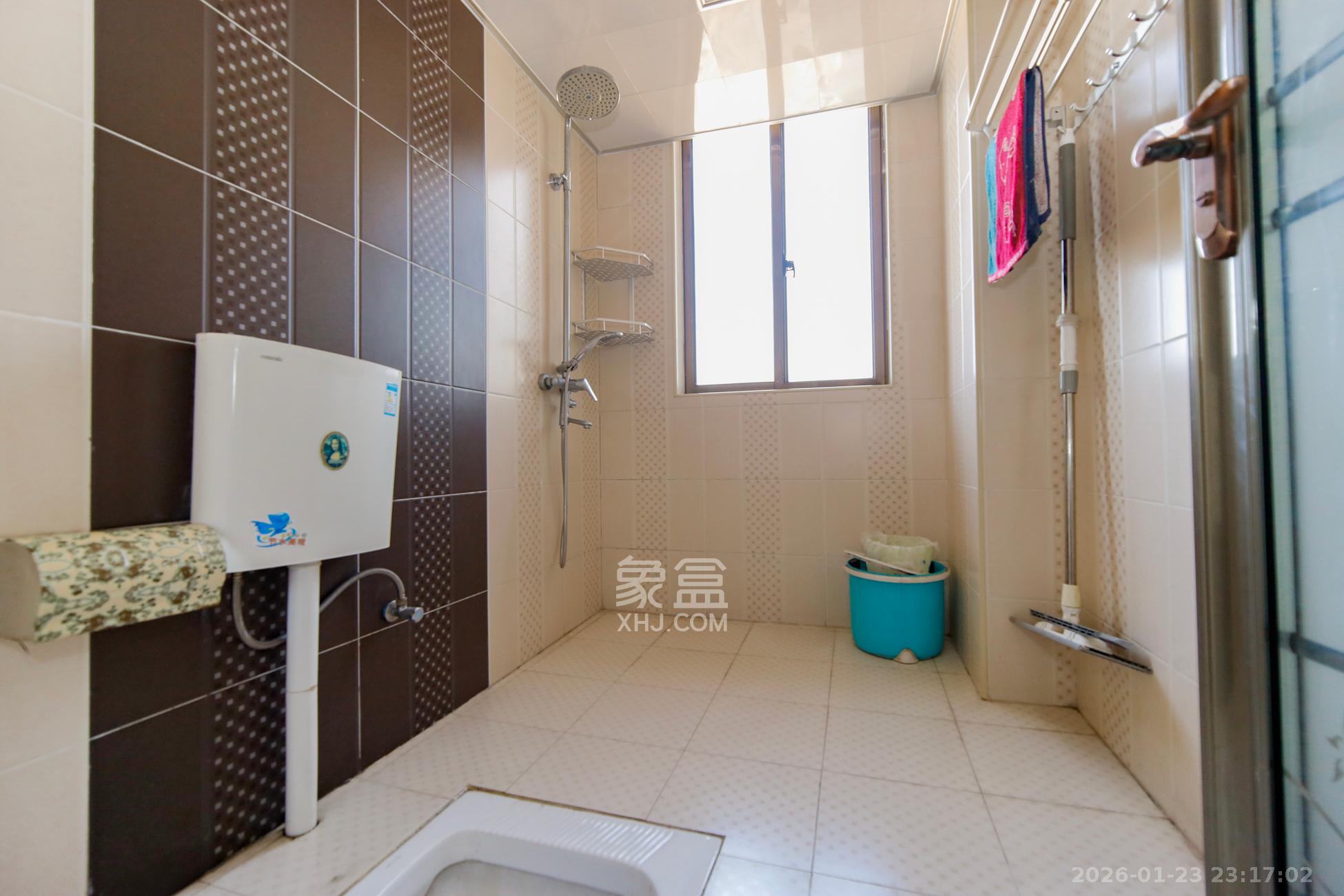 香樟鑫都  4室2厅2卫    190.0万卫生间