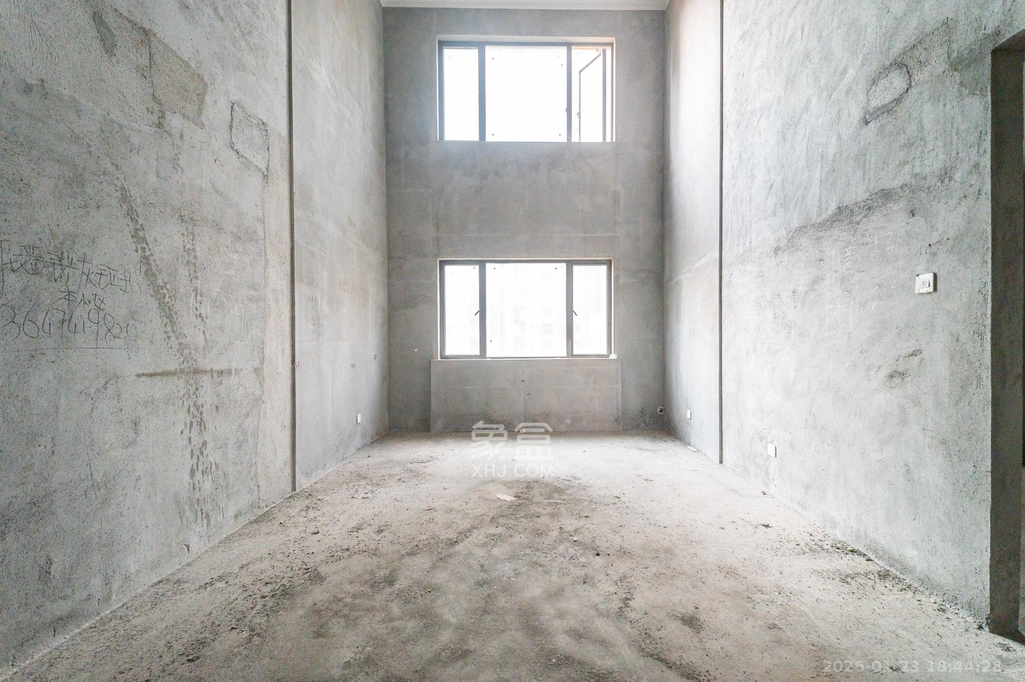 星湖湾二期高层  4室2厅2卫    108.0万