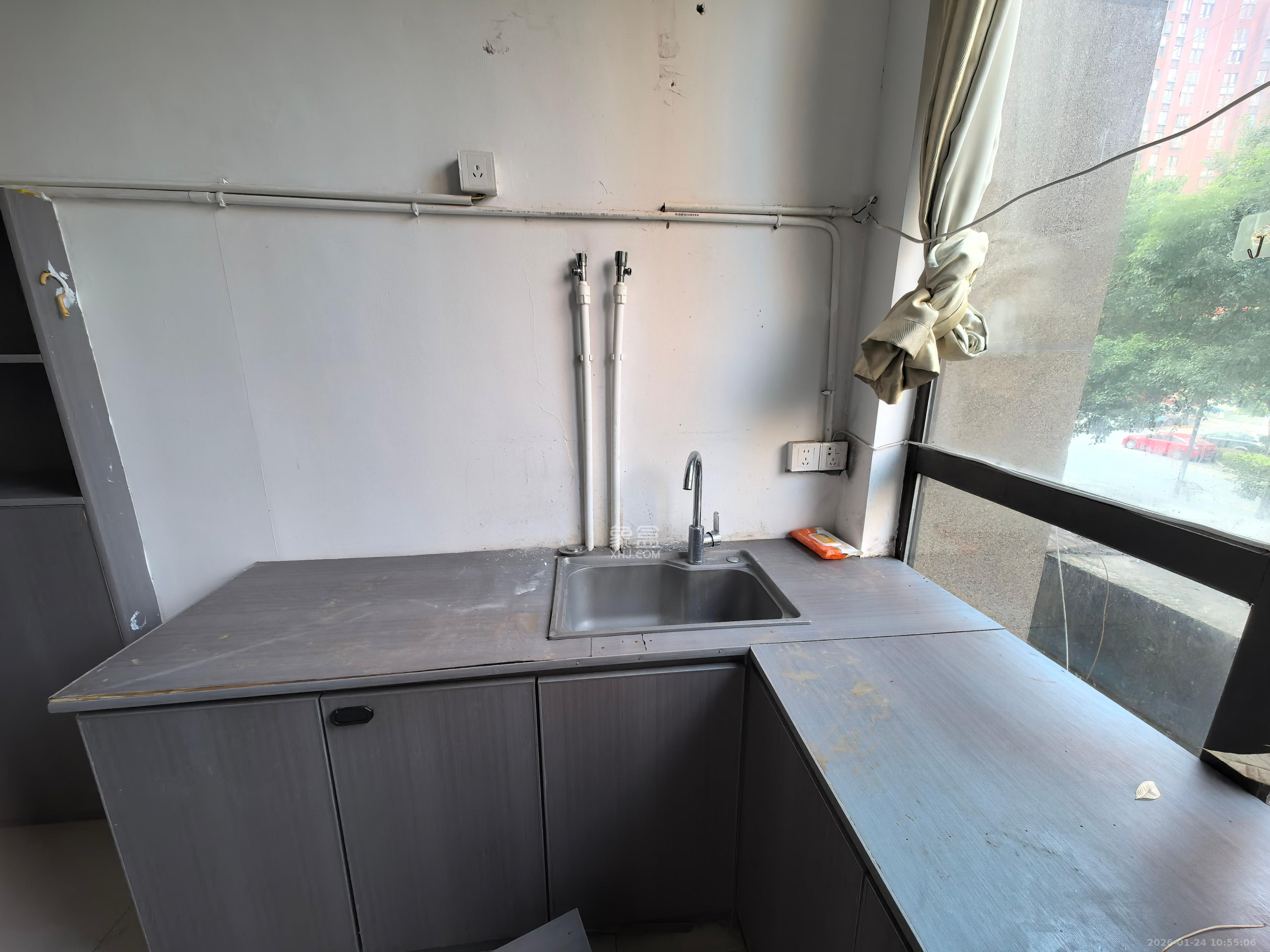 华润凤凰城三期   72.46㎡      4000.0元/月室内图