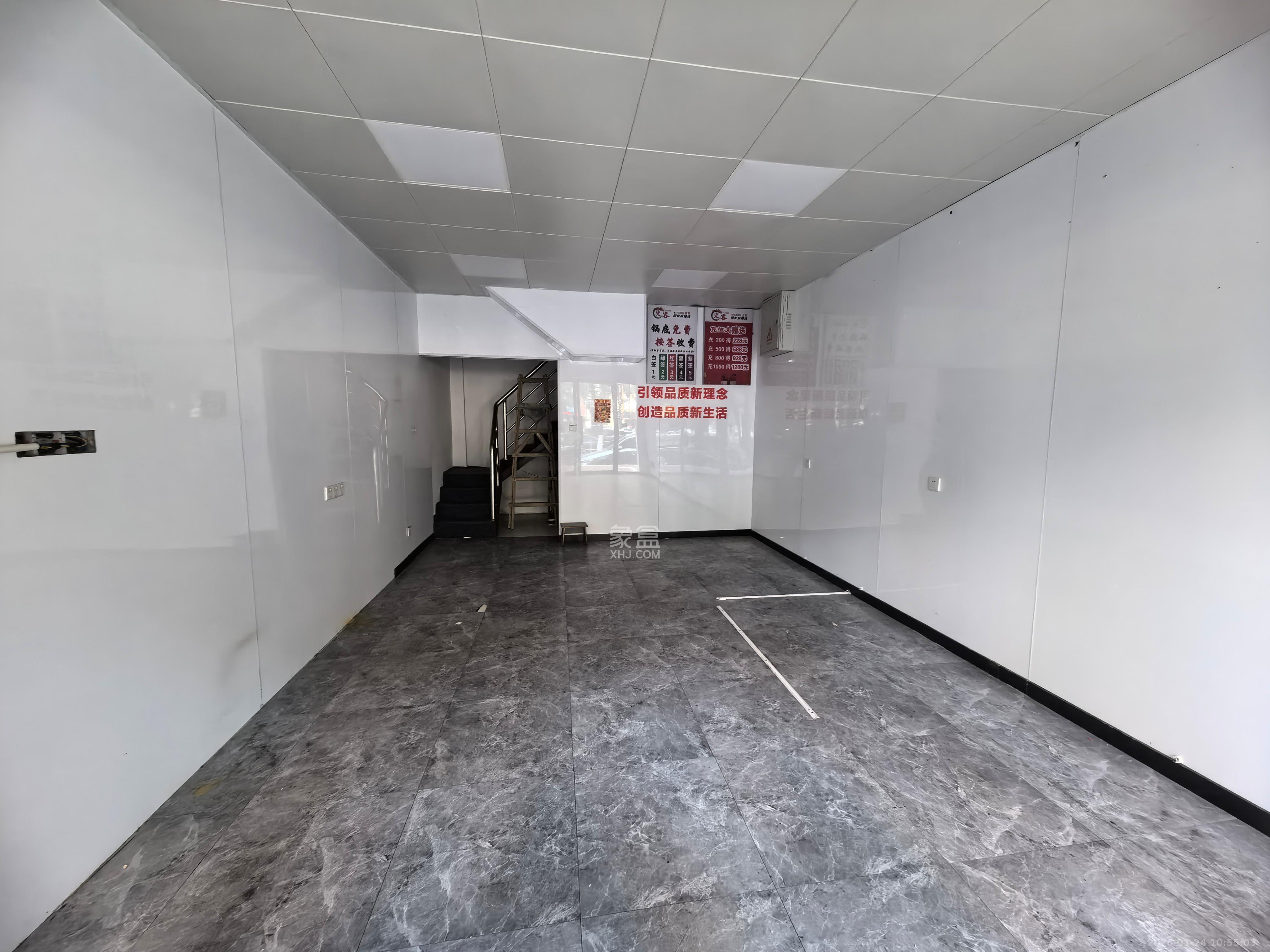 华润凤凰城三期   72.46㎡      4000.0元/月室内图