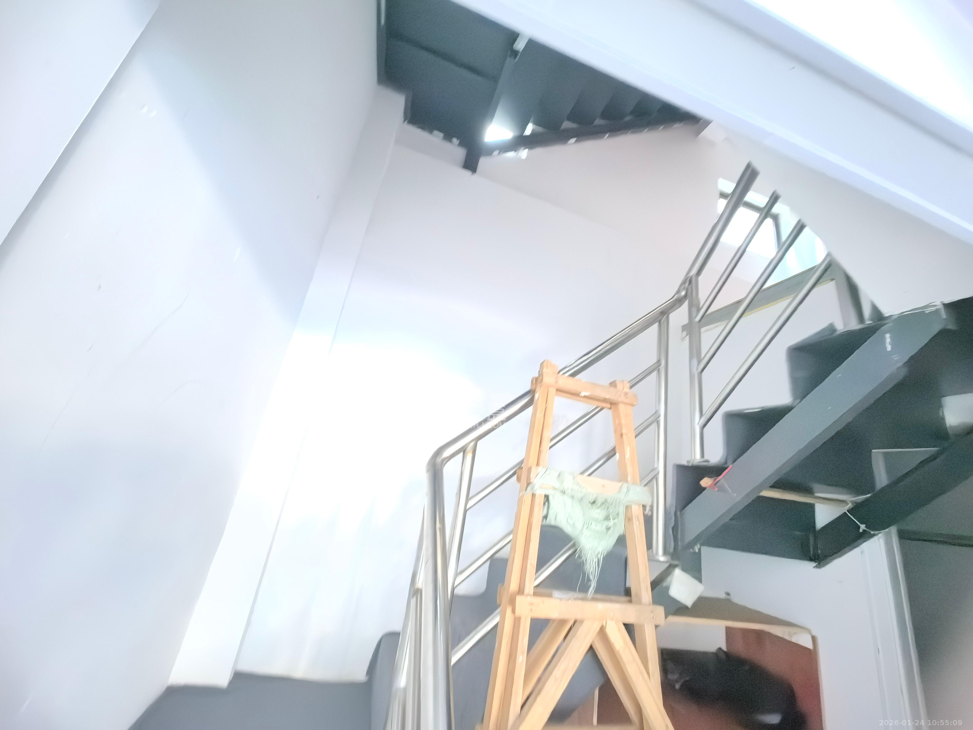 华润凤凰城三期   72.46㎡      4000.0元/月室内图