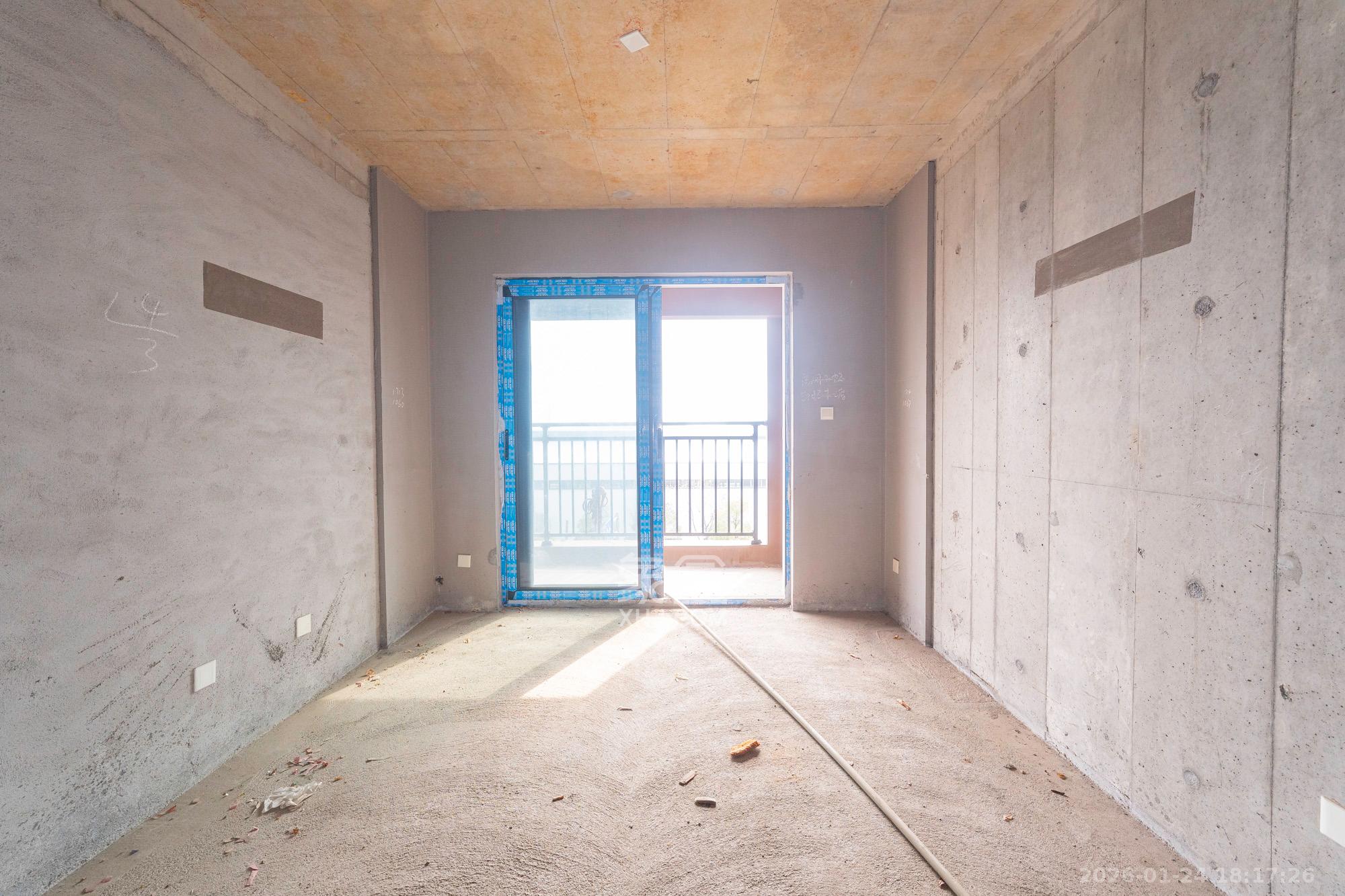 华远海蓝郡  3室2厅2卫    42.8万