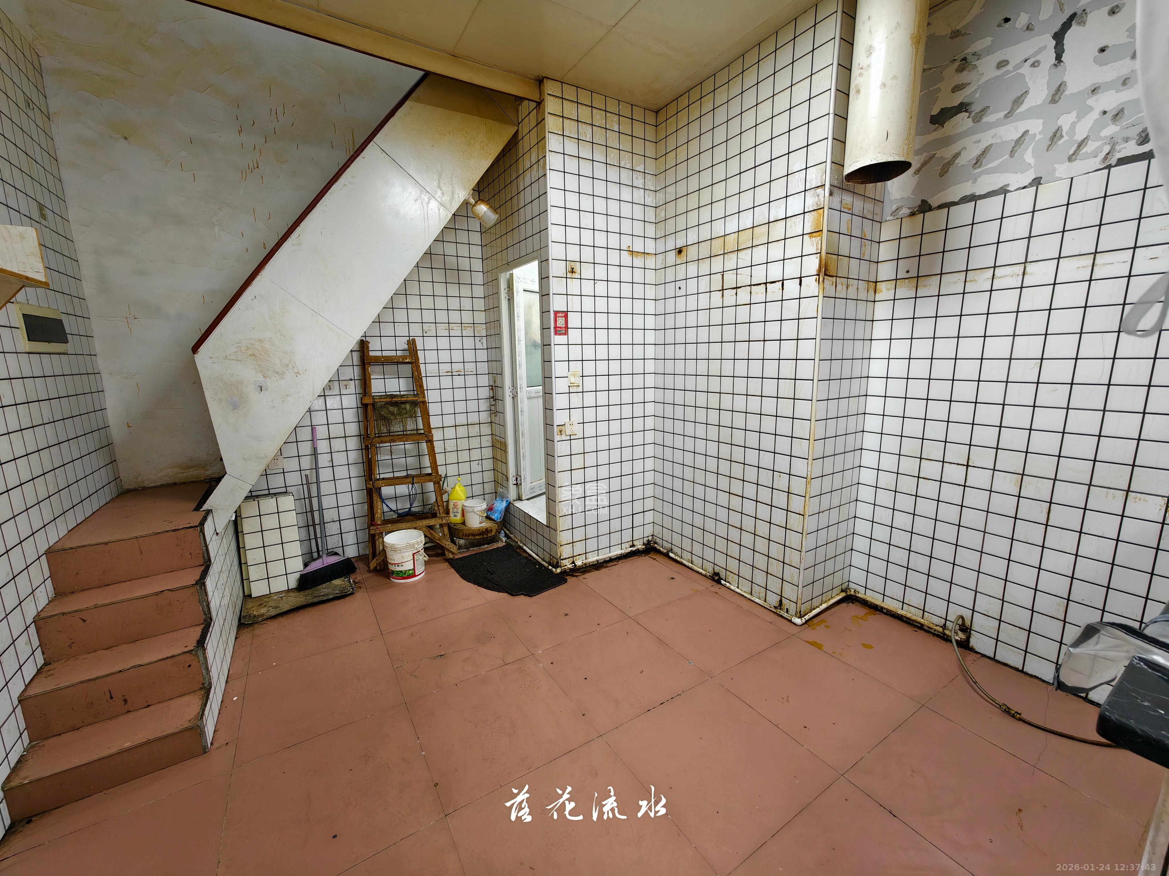 伍家岭生活广场   44.22㎡      4800.0元/月室内图