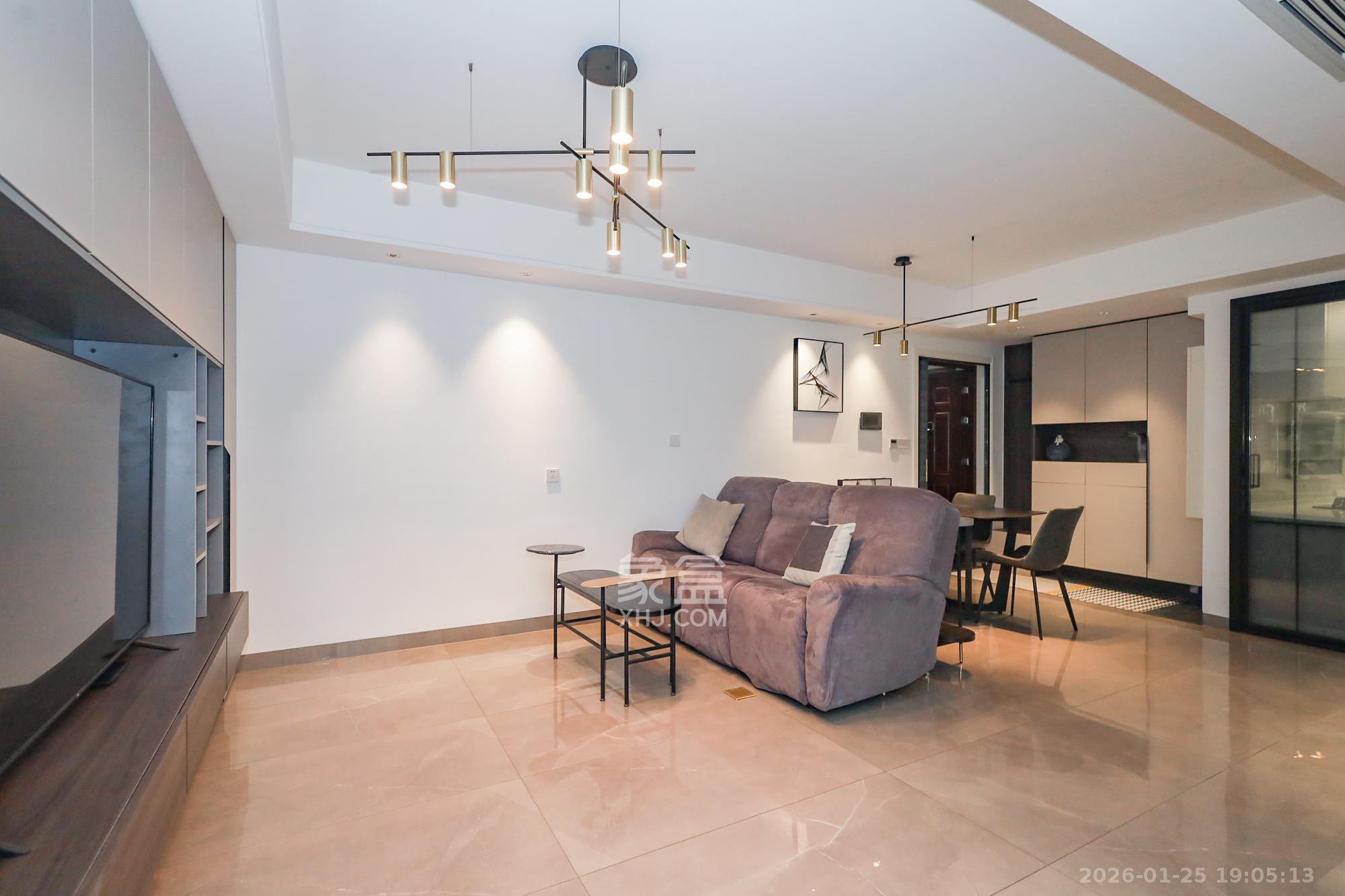 南山雍江汇（滨江国际新城）  3室2厅1卫    135.0万