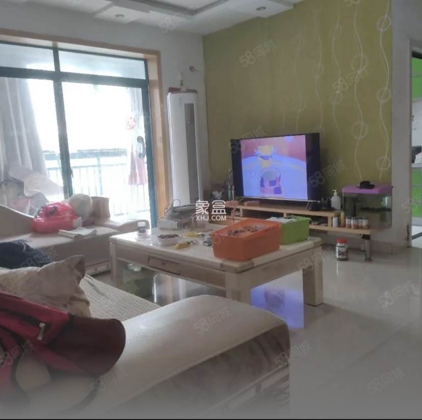 东江丽景 3室2厅2卫 31.8万 东江丽景 3室2厅2卫 31.8万客厅
