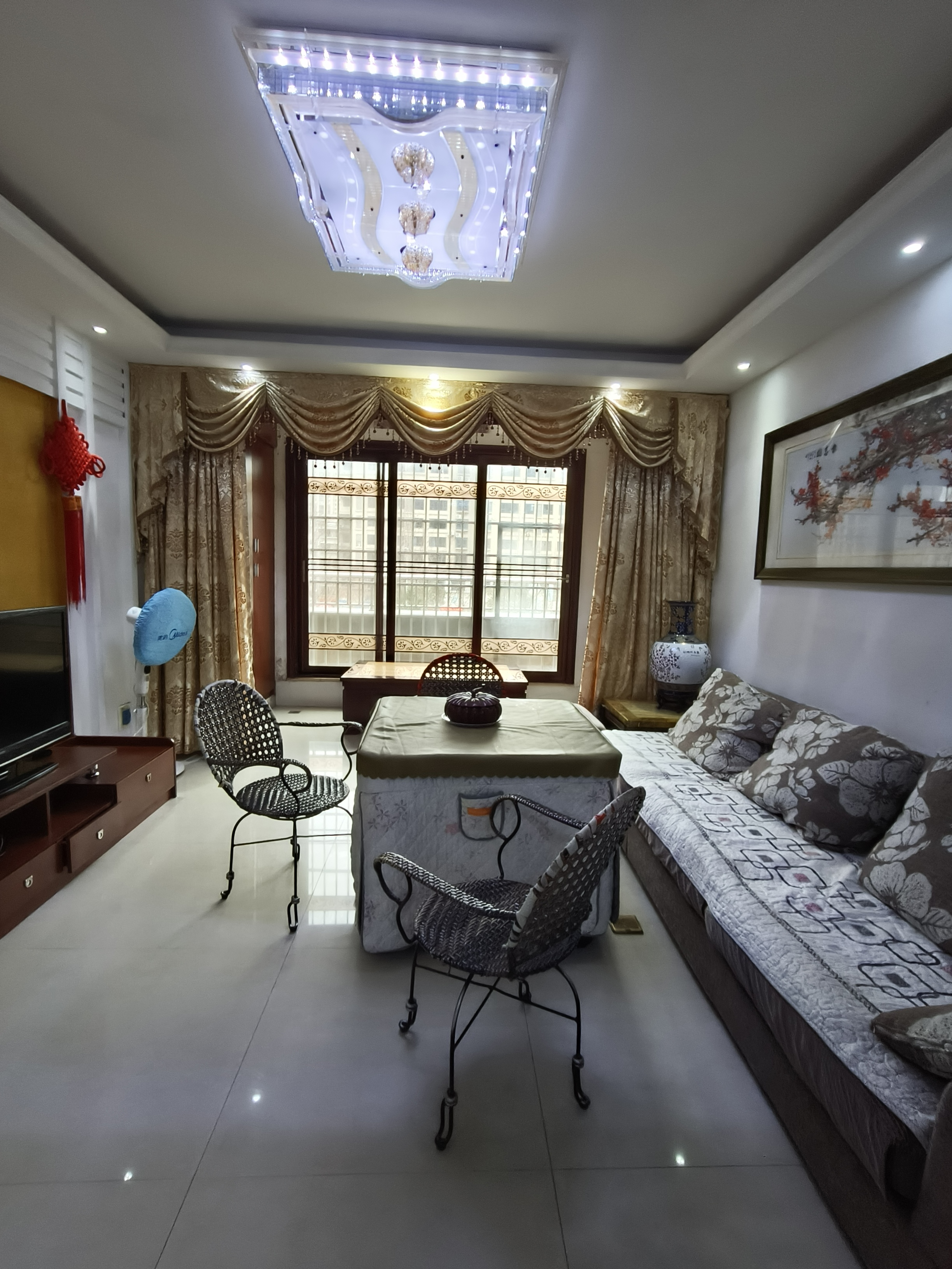 湾田和悦  3室2厅2卫    1500.0元/月