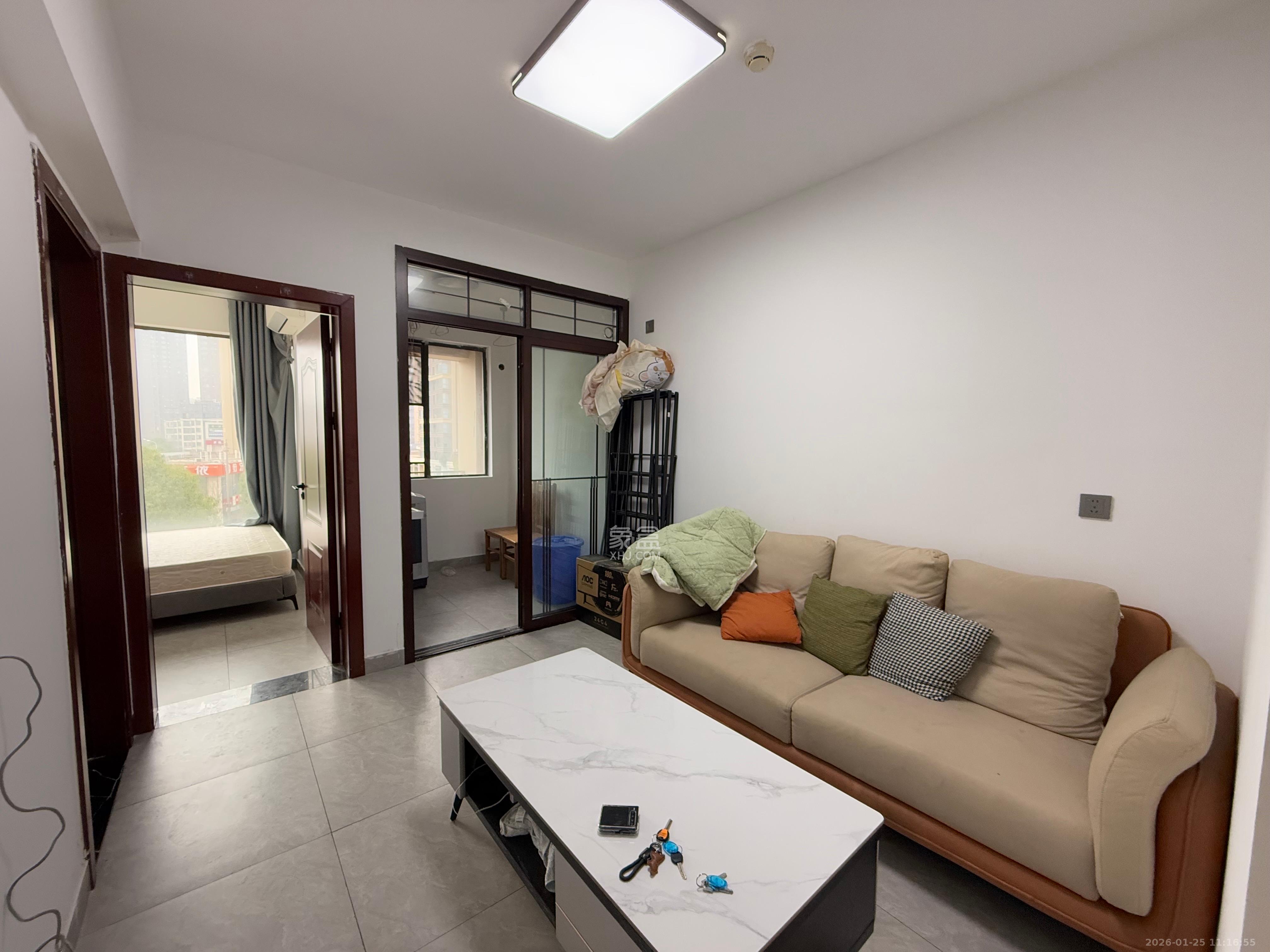 合能洋湖公馆  1室0厅0卫    2000.0元/月