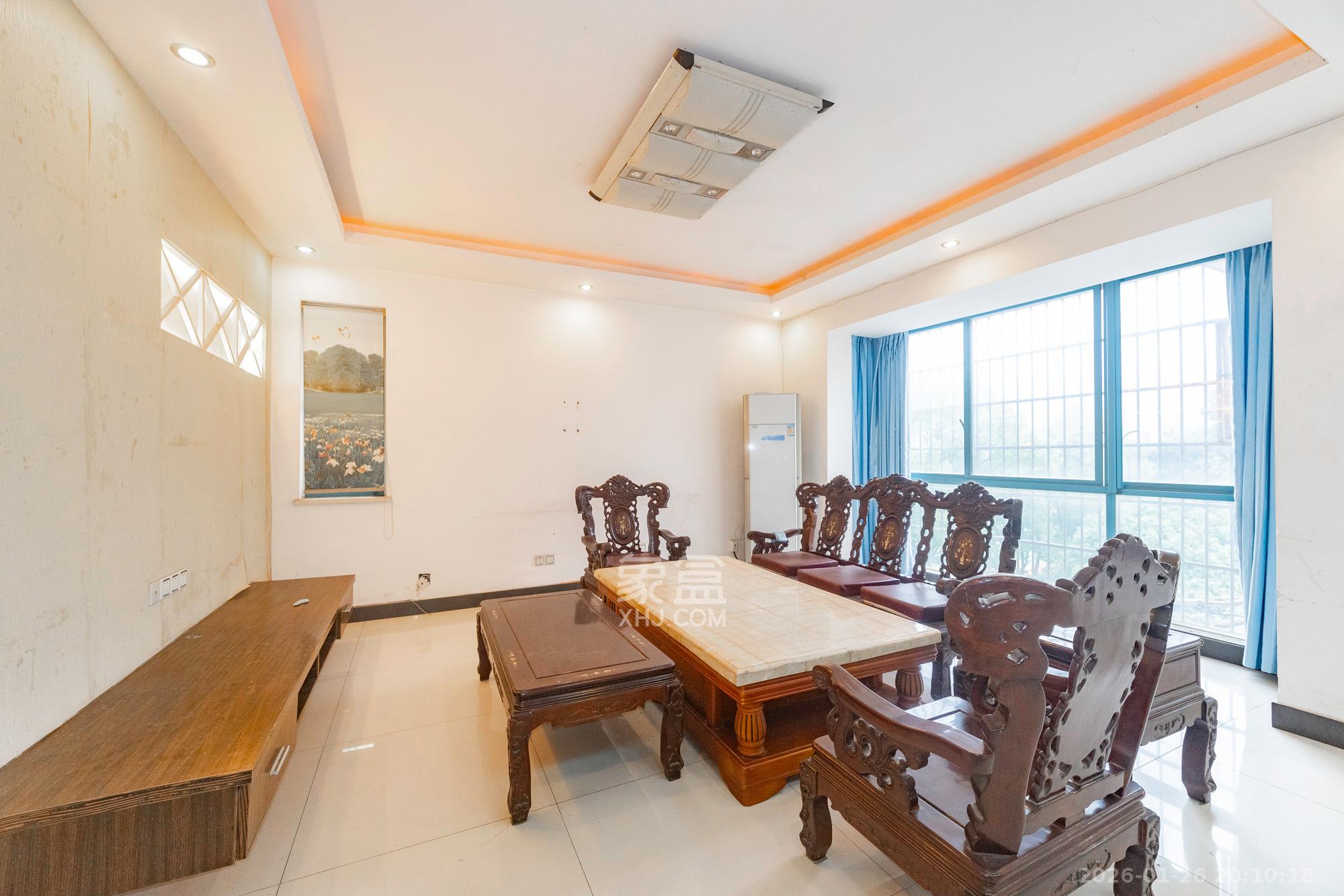 湘龙家园  5室2厅3卫    167.0万