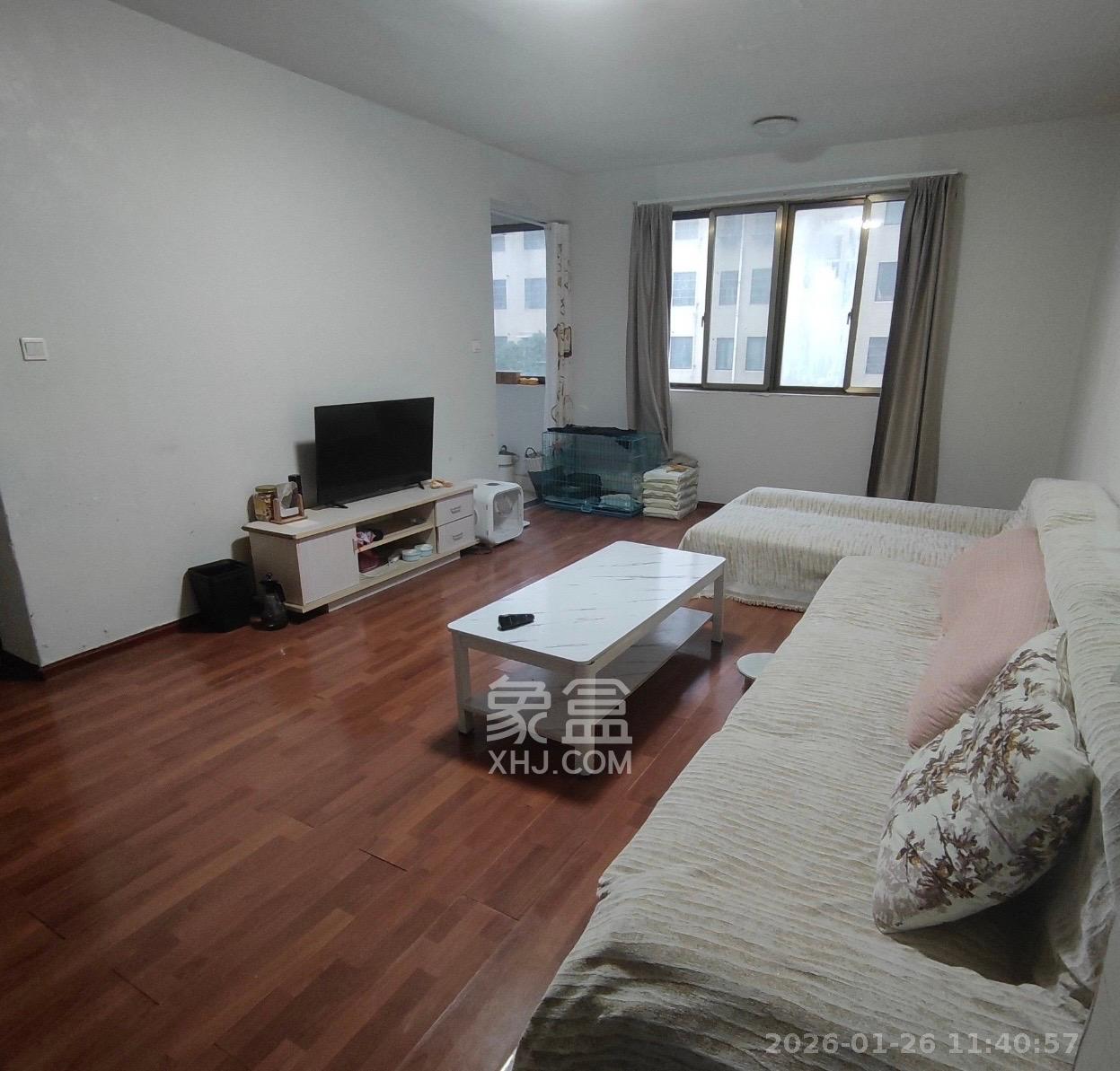 湘核佳苑  3室1厅1卫    1800.0元/月