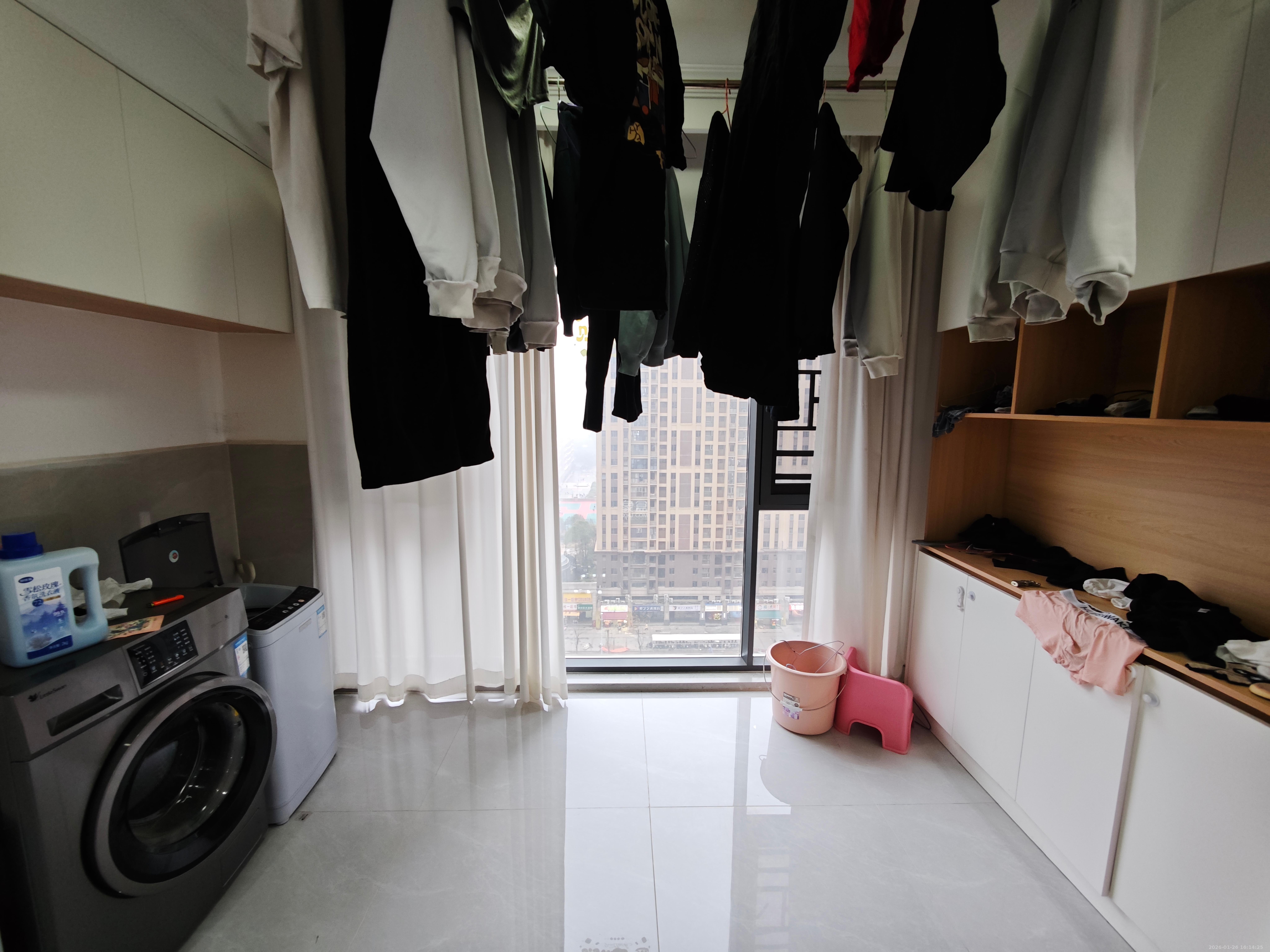 阳光城尚东湾凌云府  3室2厅2卫    2800.0元/月室内图