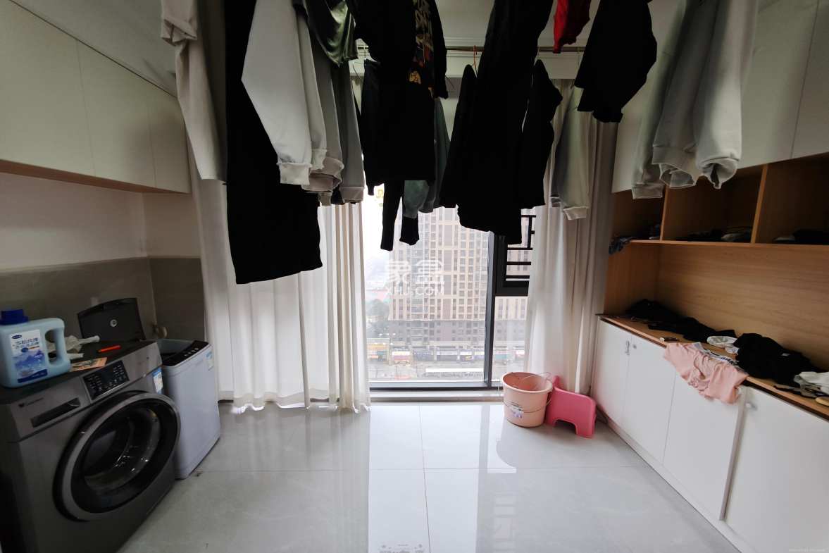 阳光城尚东湾凌云府 3室2厅2卫 2800.0元/月 阳光城尚东湾凌云府 3室2厅2卫 2800.0元/月室内图