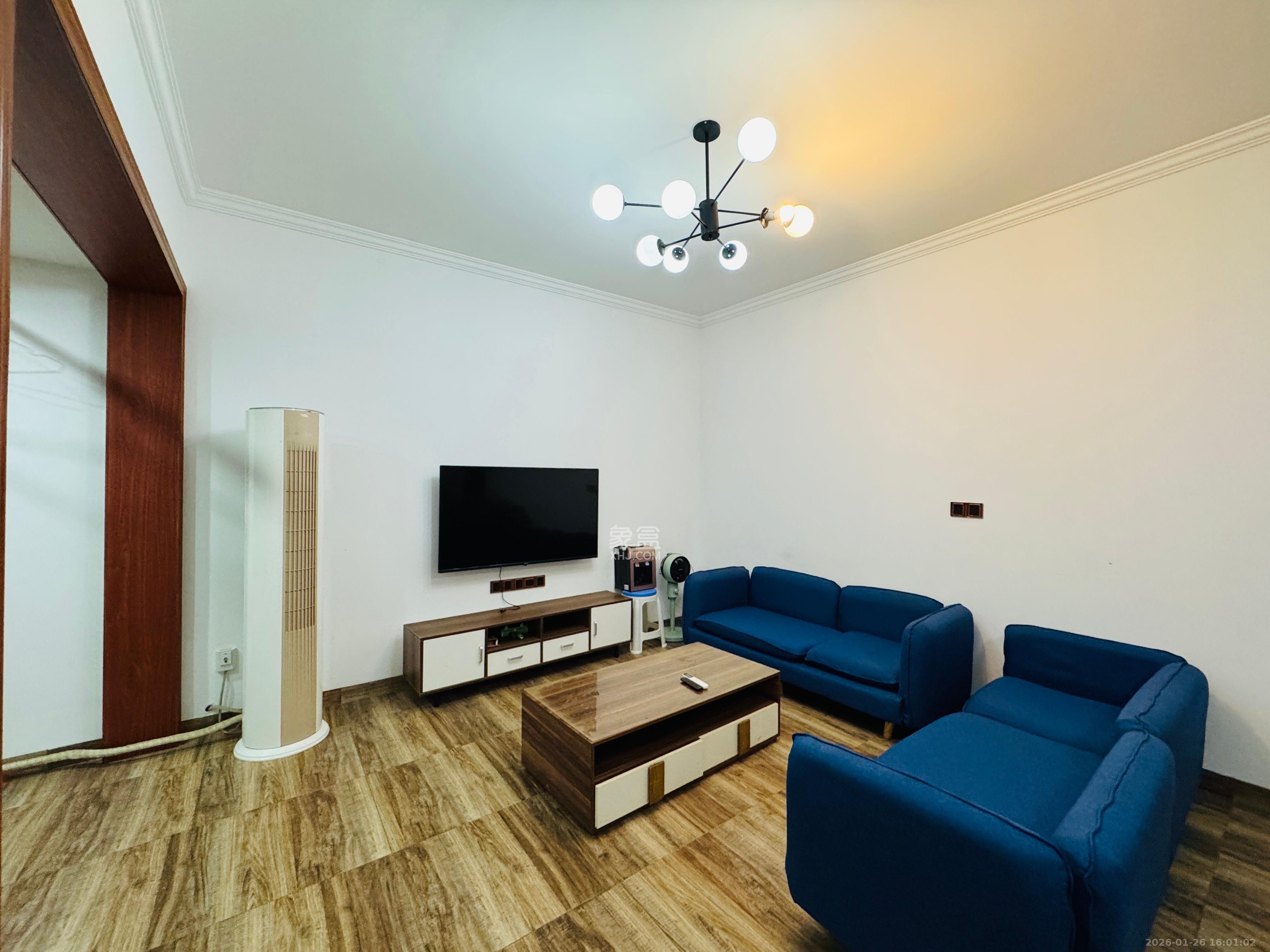 南山雍江汇（滨江国际新城）  3室2厅1卫    2700.0元/月