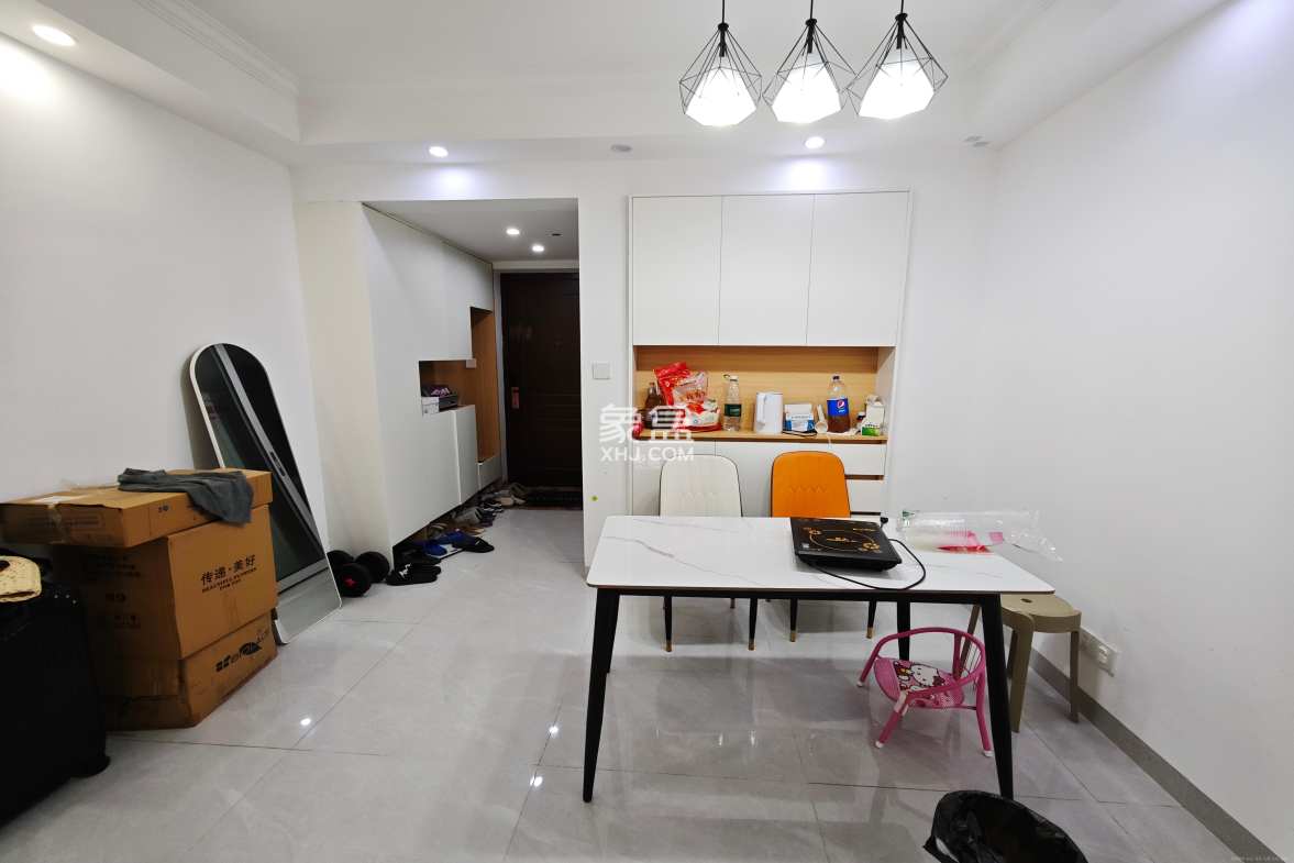 阳光城尚东湾凌云府 3室2厅2卫 2800.0元/月 阳光城尚东湾凌云府 3室2厅2卫 2800.0元/月室内图