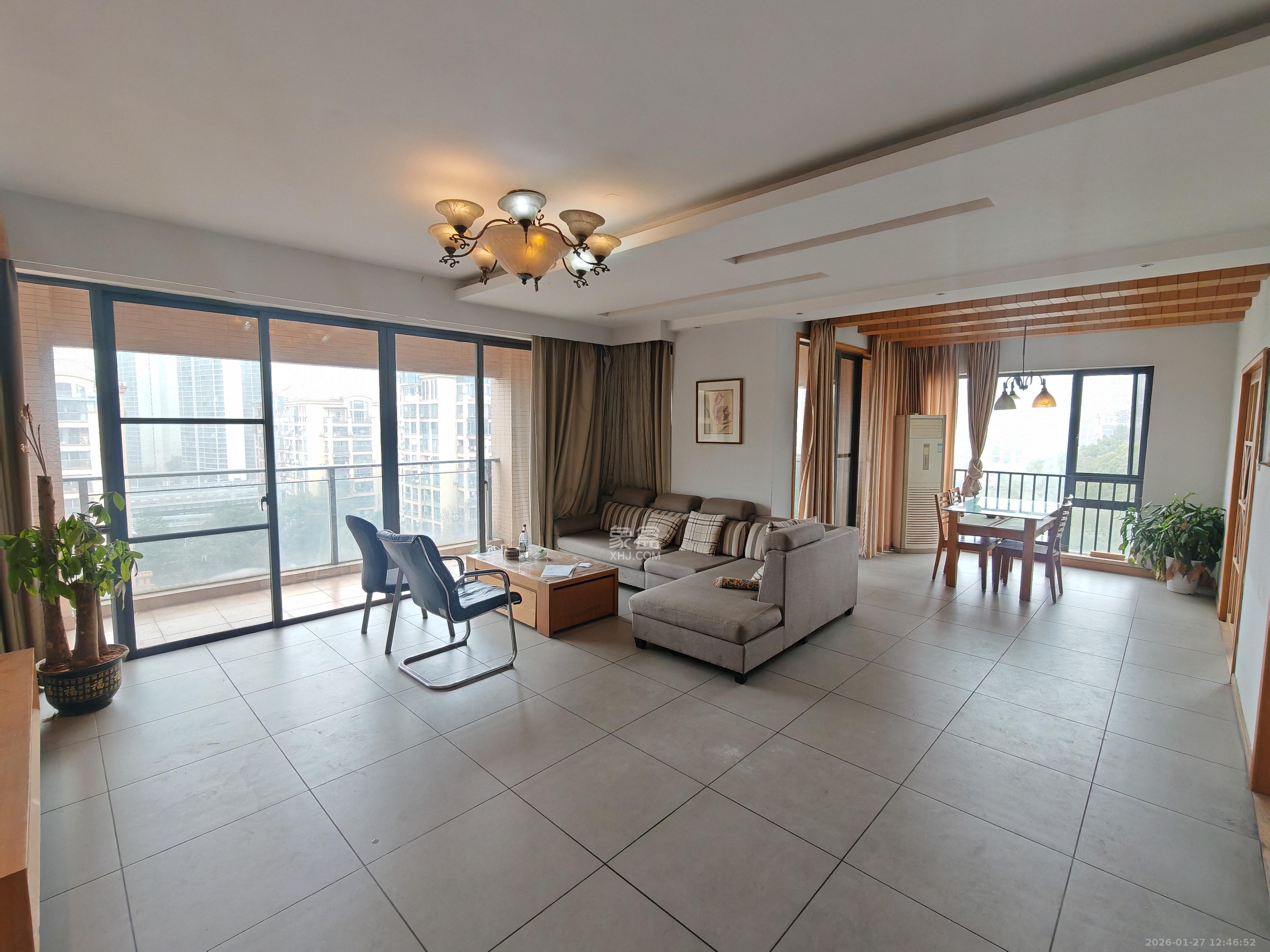 中城丽景香山园  4室2厅2卫    3800.0元/月