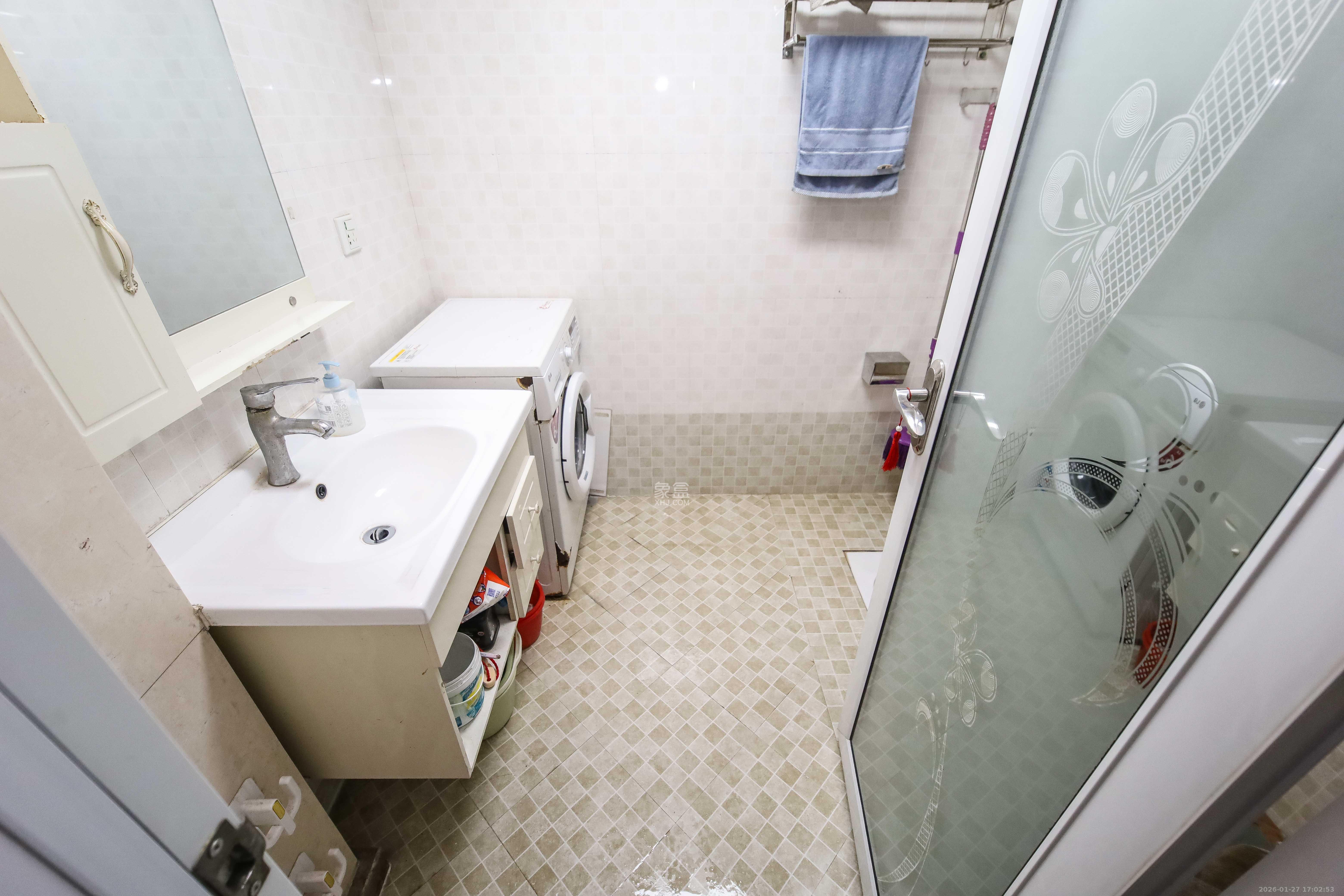 百纳广场（百纳公寓）  2室2厅1卫    73.8万卫生间