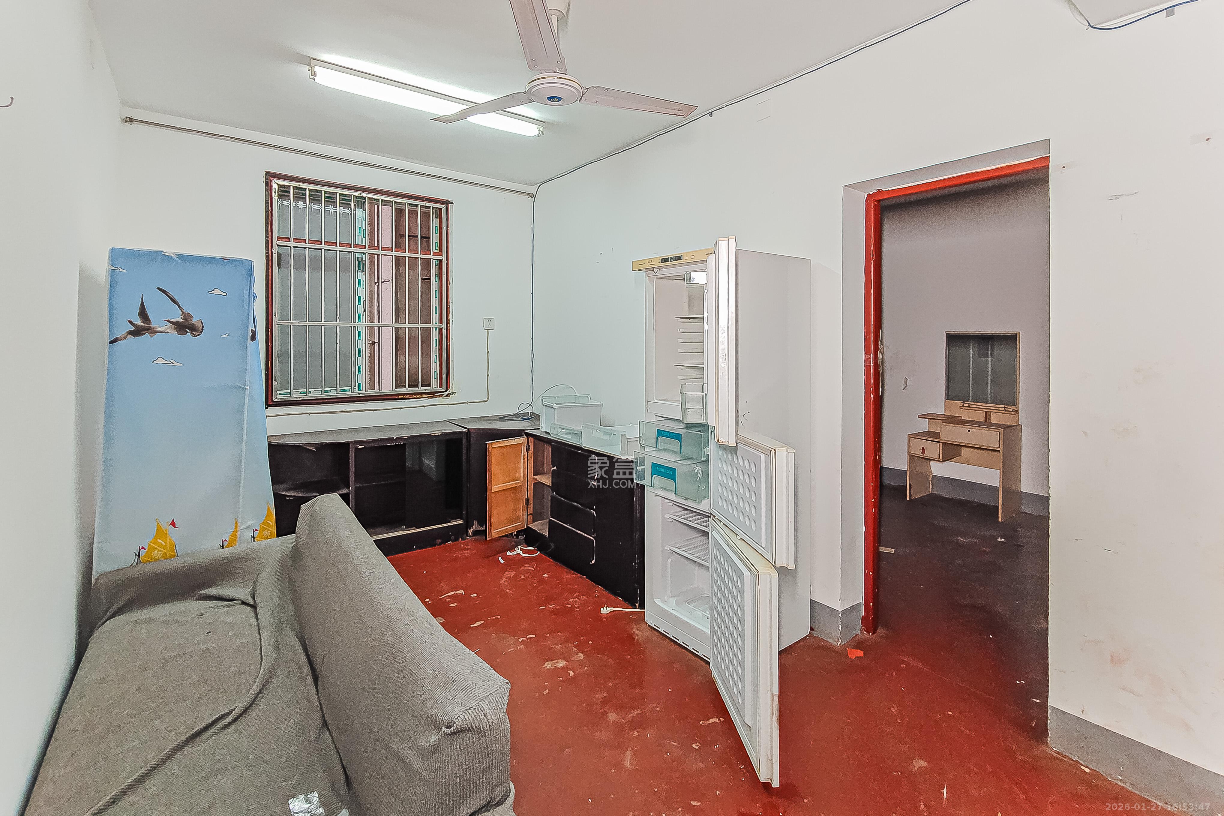 长郡花园  3室2厅1卫    76.0万