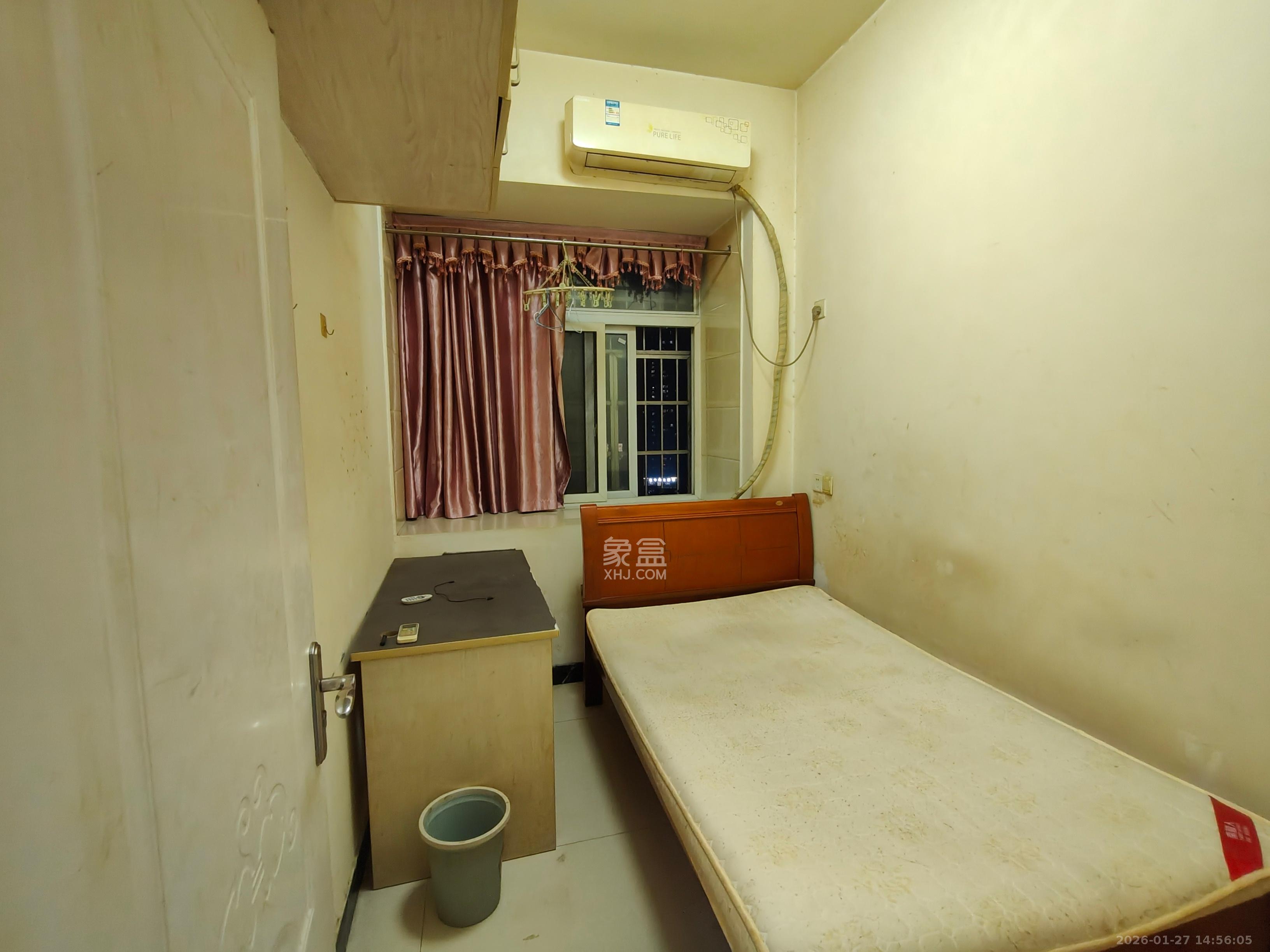 骑龙安置小区  1室1厅1卫    1300.0元/月