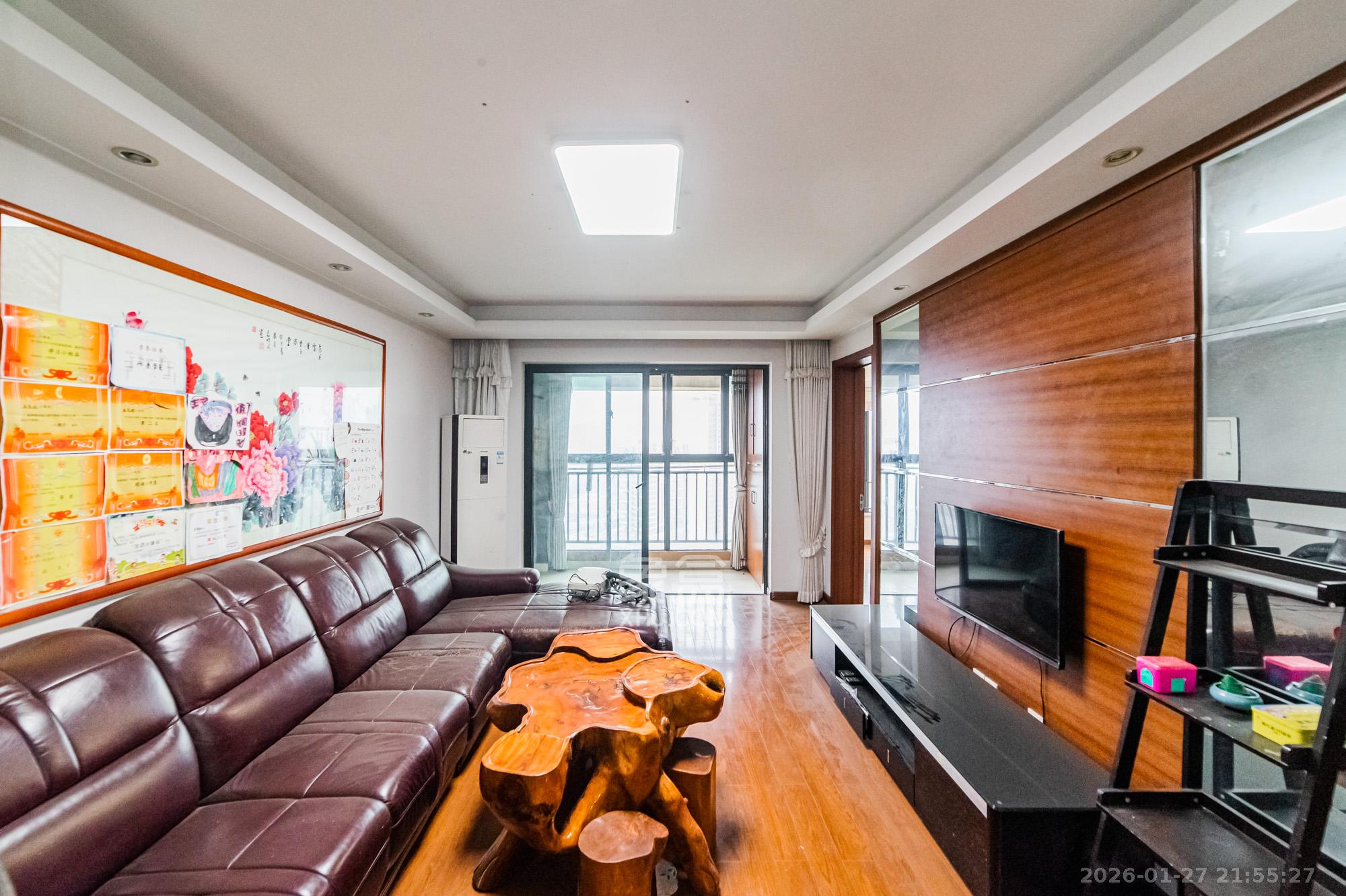 万科城  3室2厅1卫    72.0万