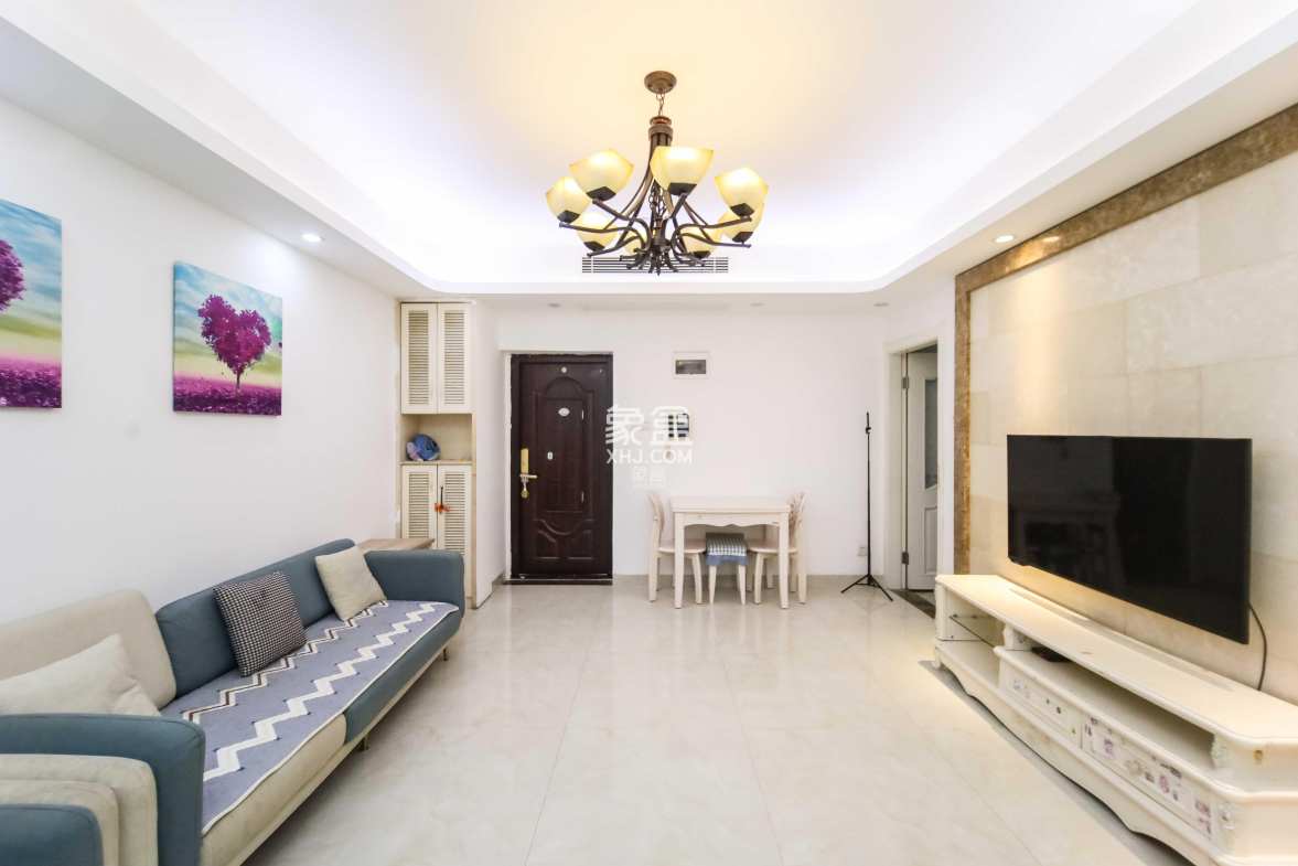 百纳广场(百纳公寓) 2室2厅1卫 73.8万 百纳广场(百纳公寓) 2室2厅1卫 73.8万客厅