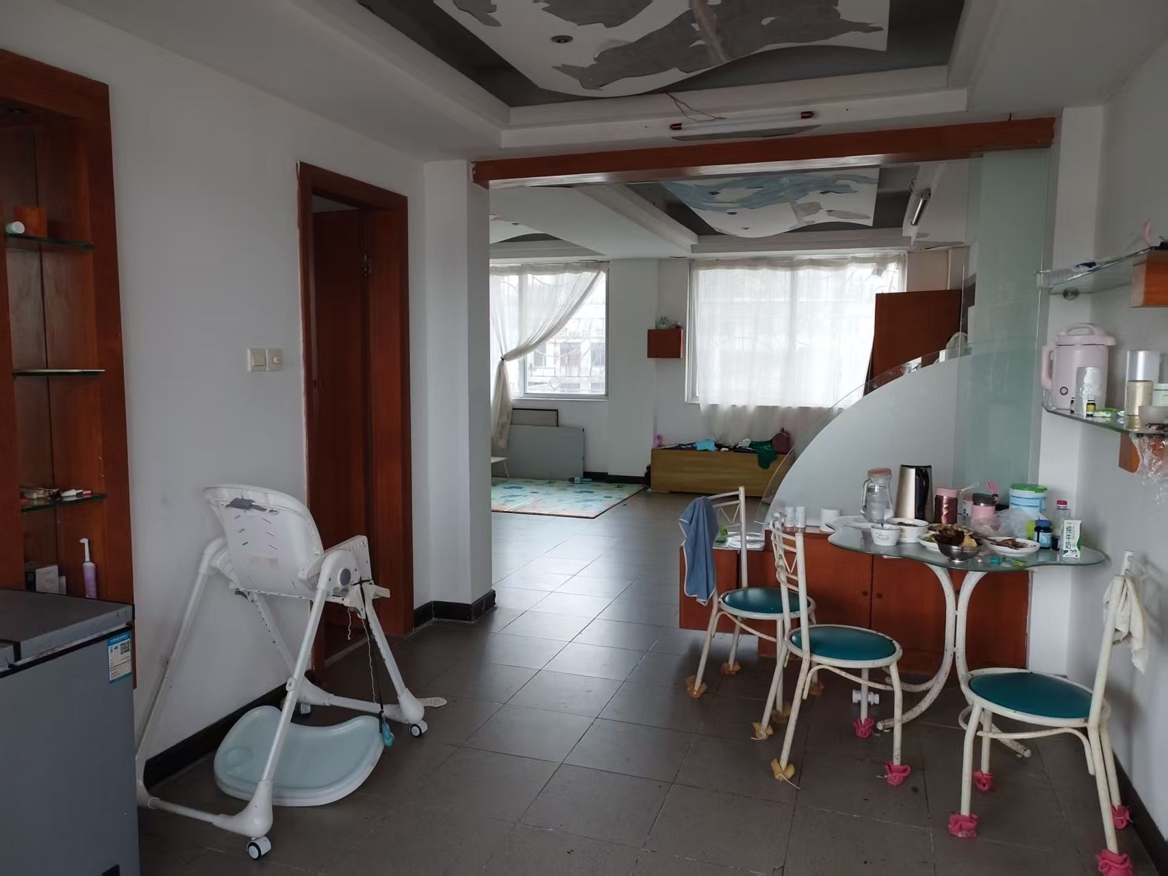 省饲料总公司宿舍  4室2厅2卫    85.0万