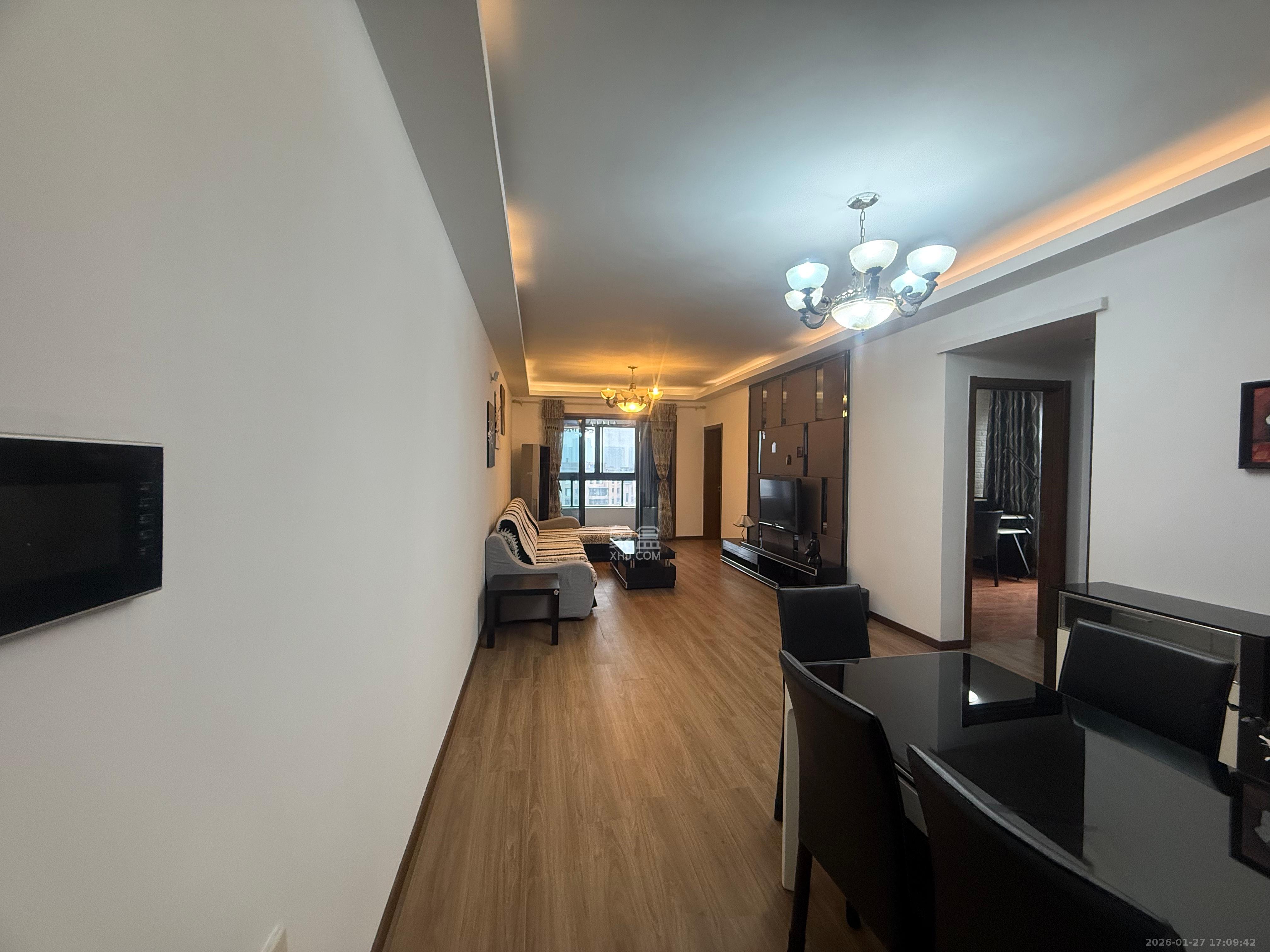 藏珑湖上国际花园高层  3室2厅2卫    3000.0元/月