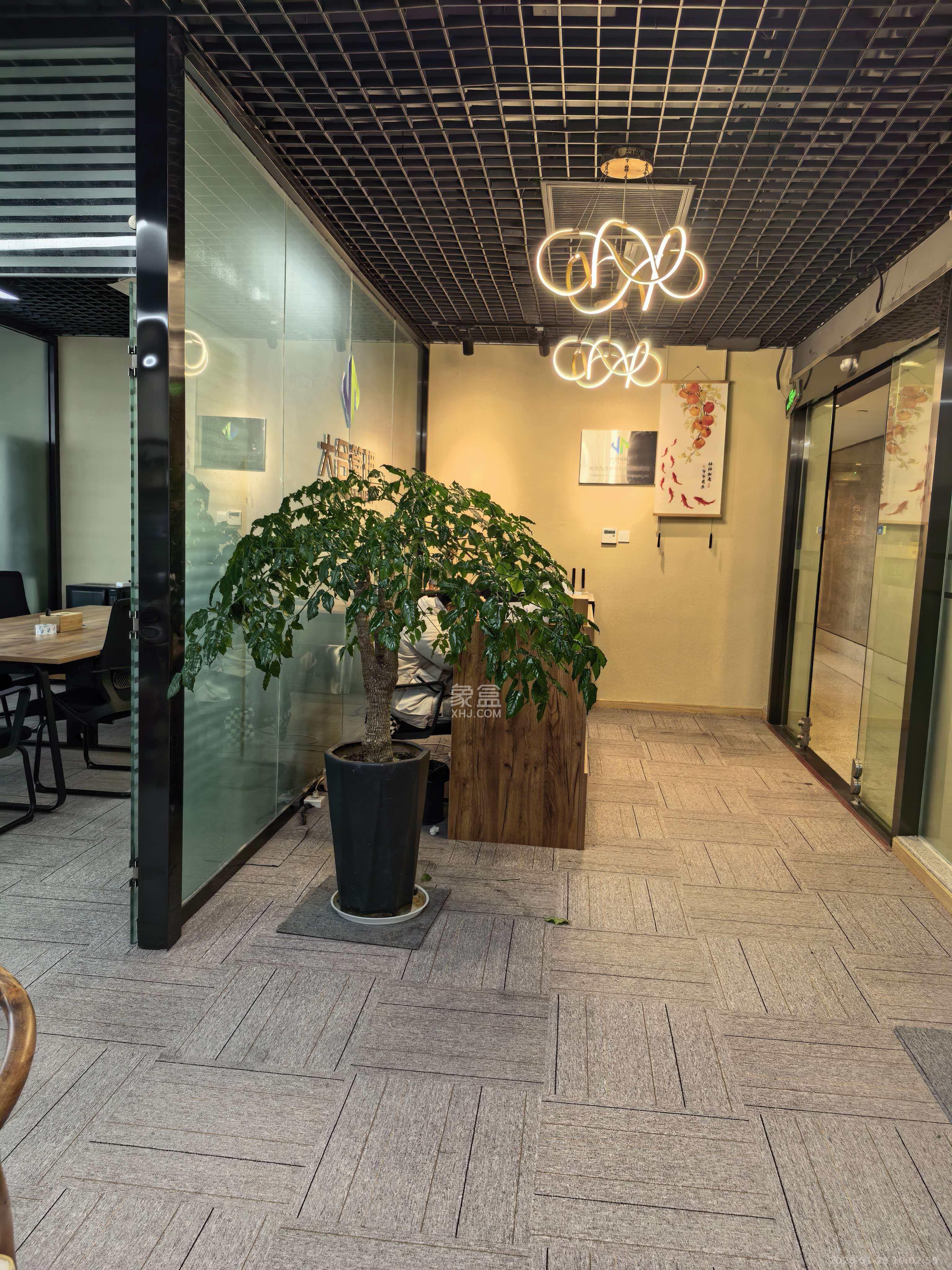 泊富公寓（泊富国际广场）   134.41㎡      7000.0元/月室内图