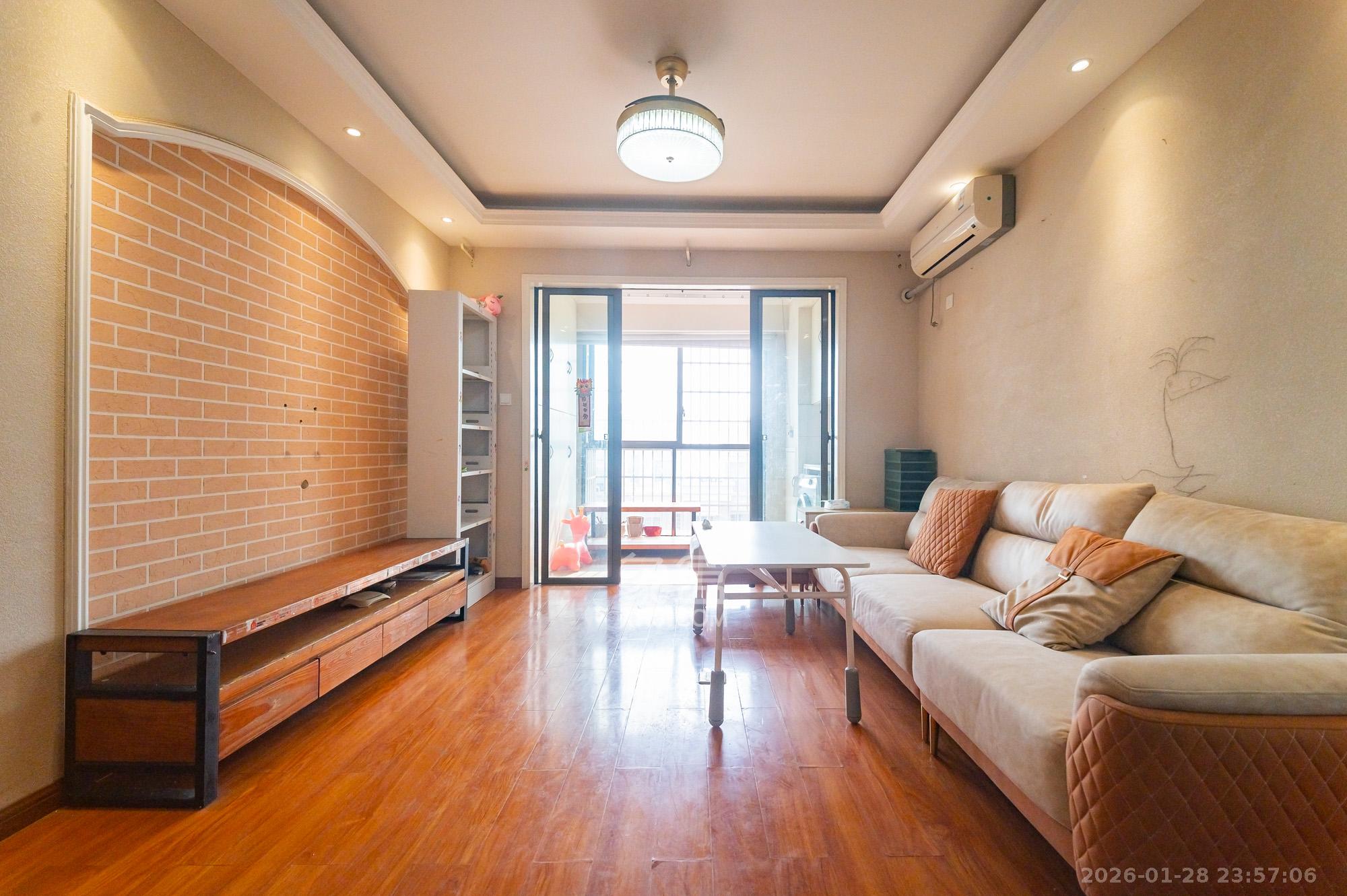 家和院  3室2厅1卫    56.0万