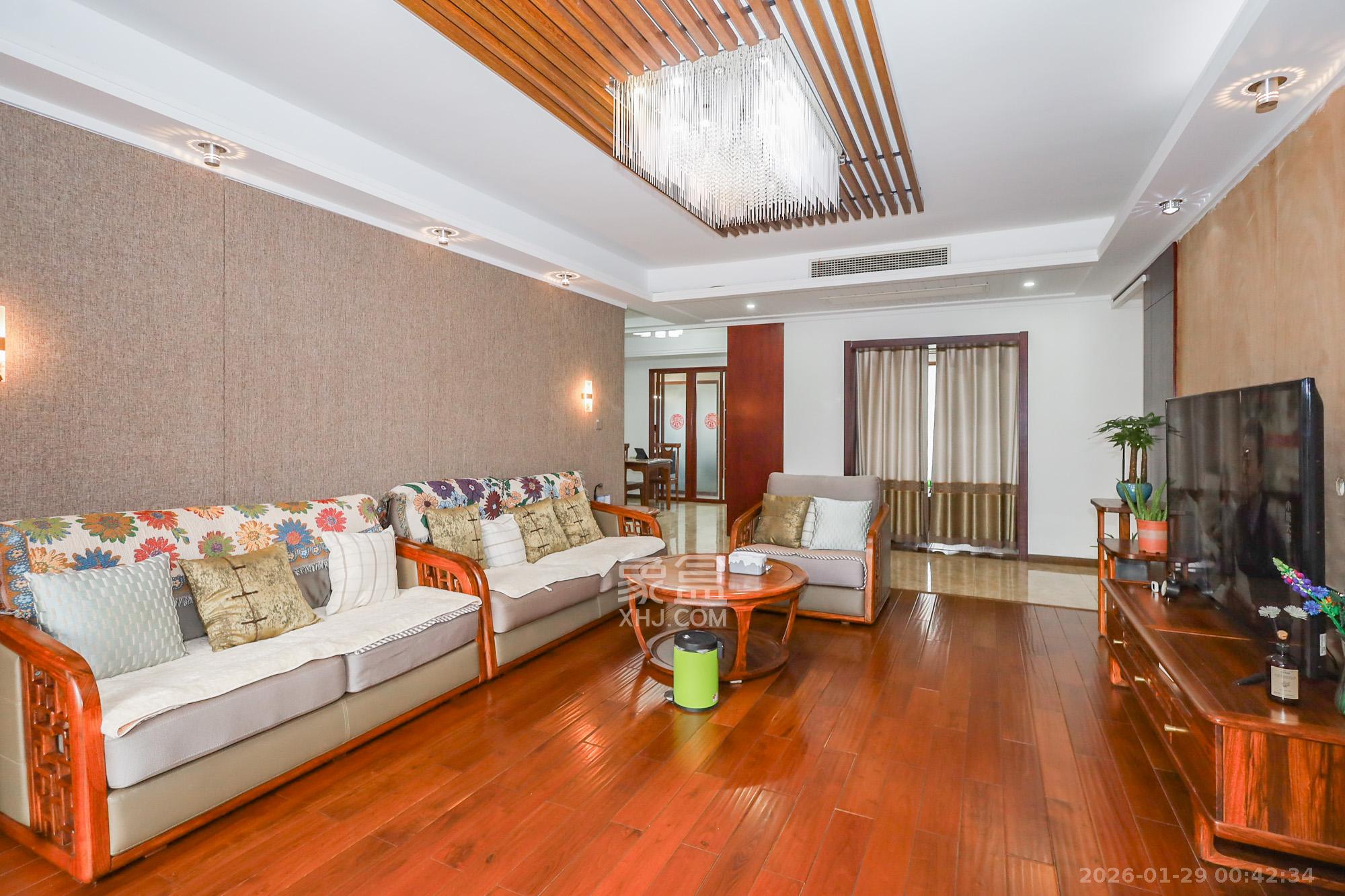 八方小区C区  3室2厅2卫    405.0万