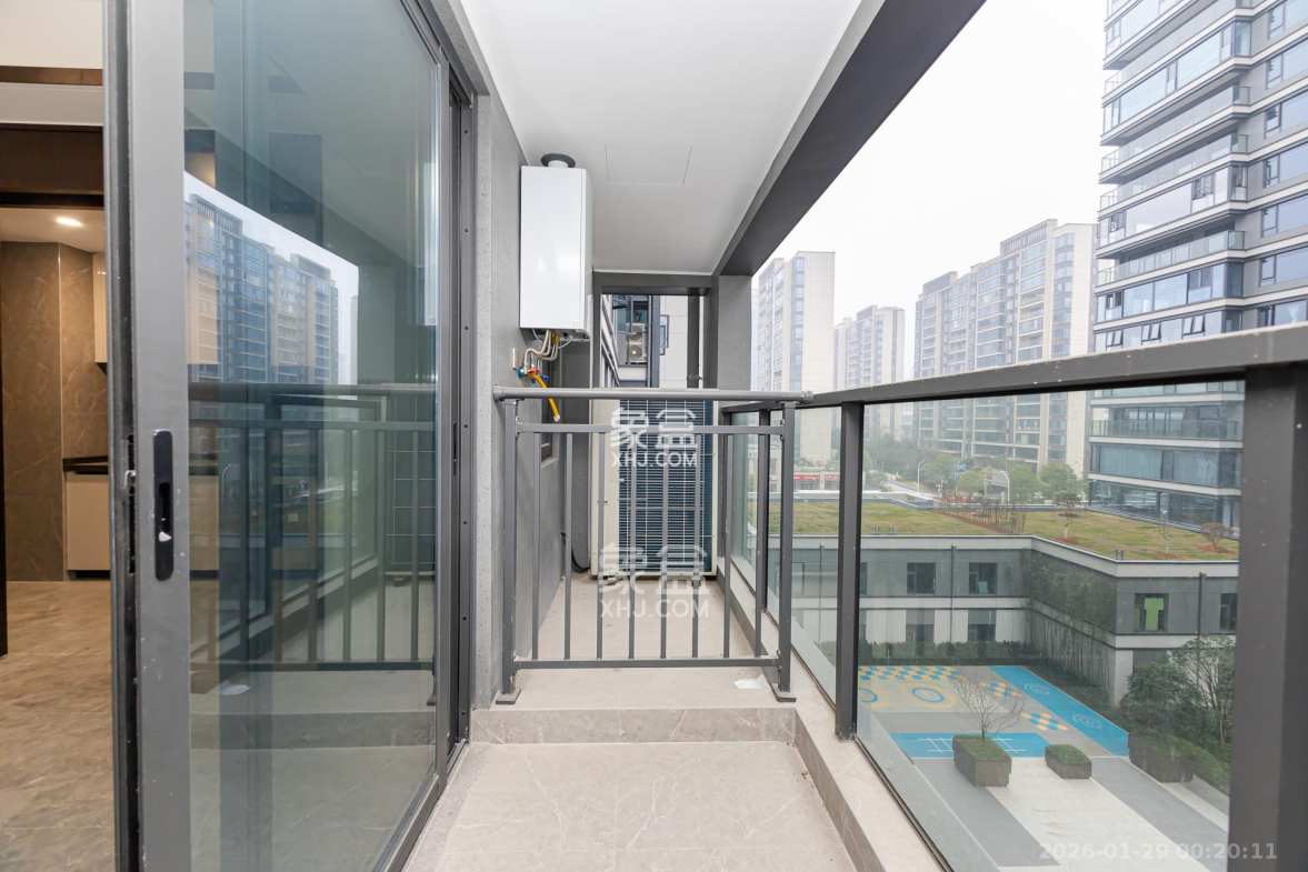 嘉臣道 4室2厅2卫 255.0万 嘉臣道 4室2厅2卫 255.0万阳台