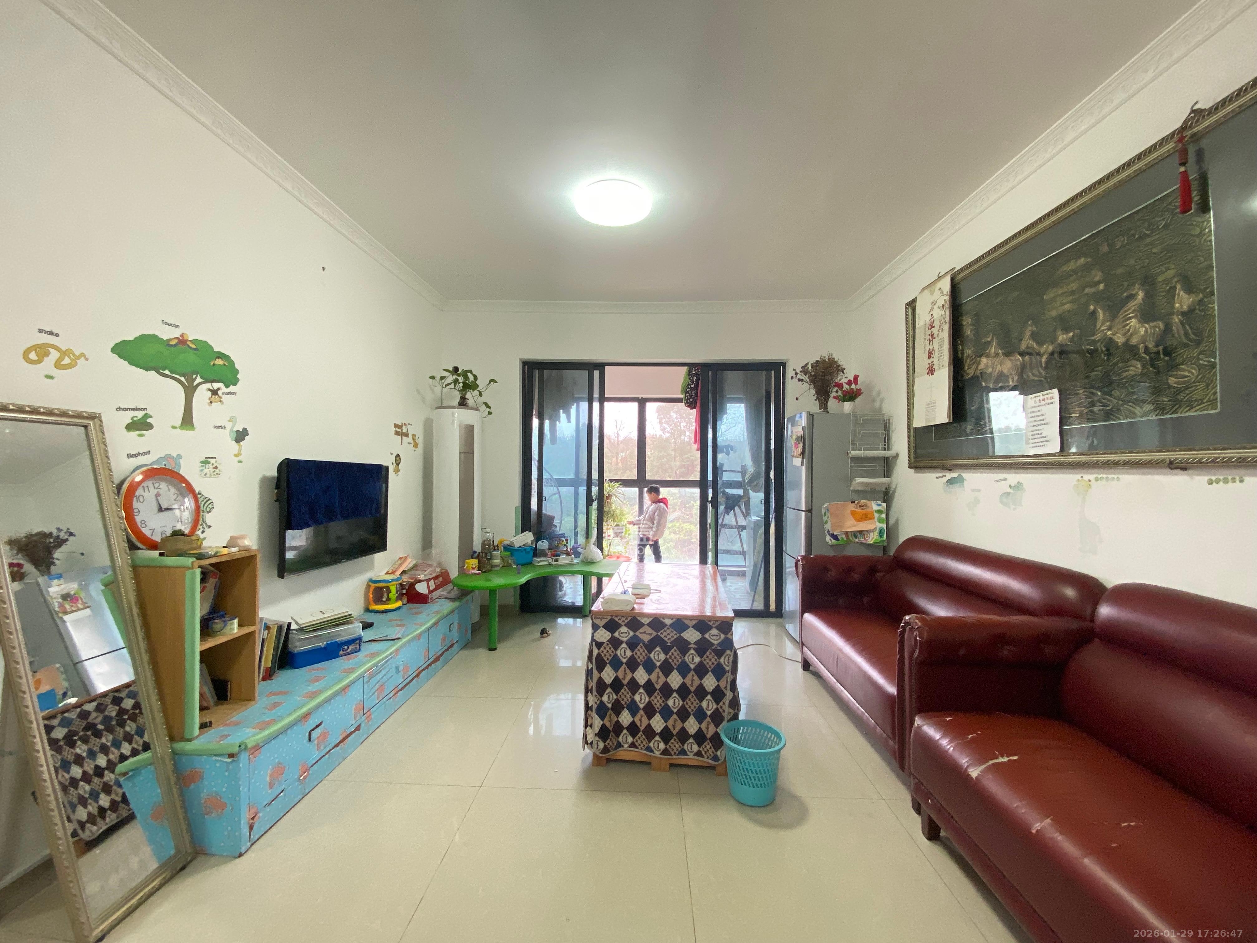 保利花园  1室2厅1卫    2000.0元/月