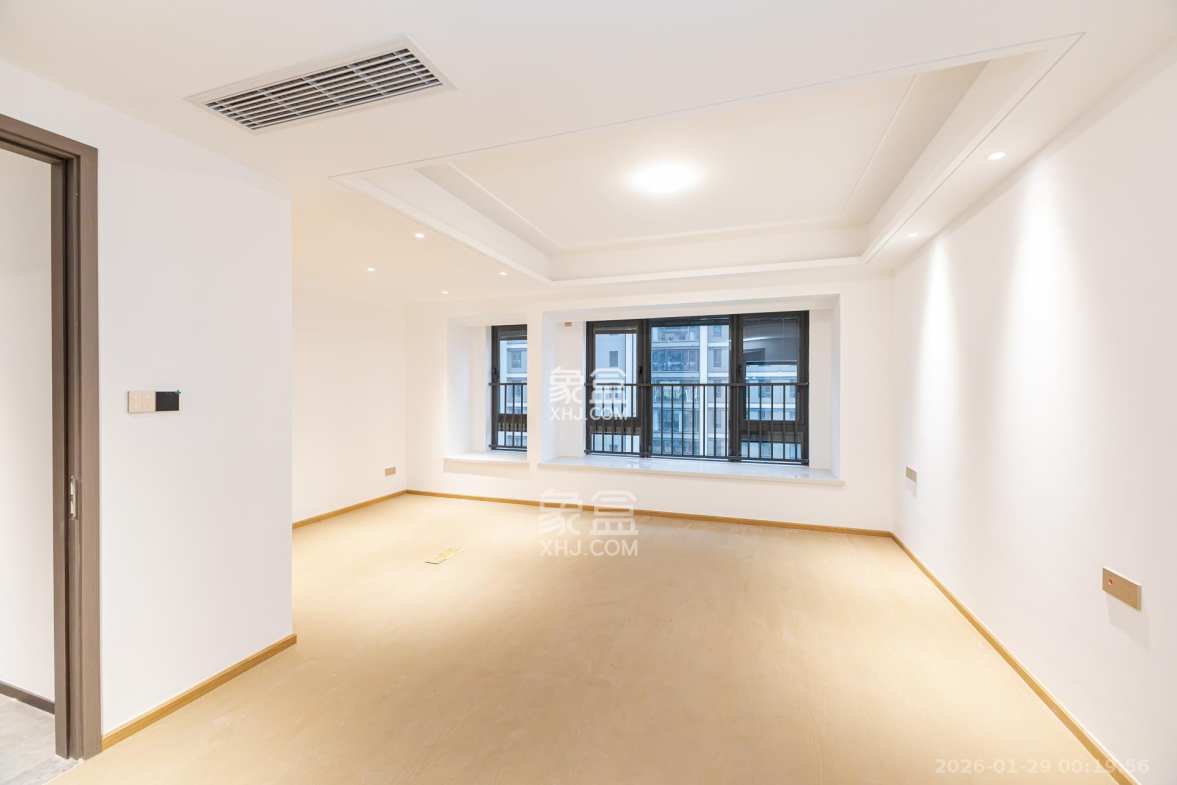 嘉臣道 4室2厅2卫 255.0万 嘉臣道 4室2厅2卫 255.0万卧室