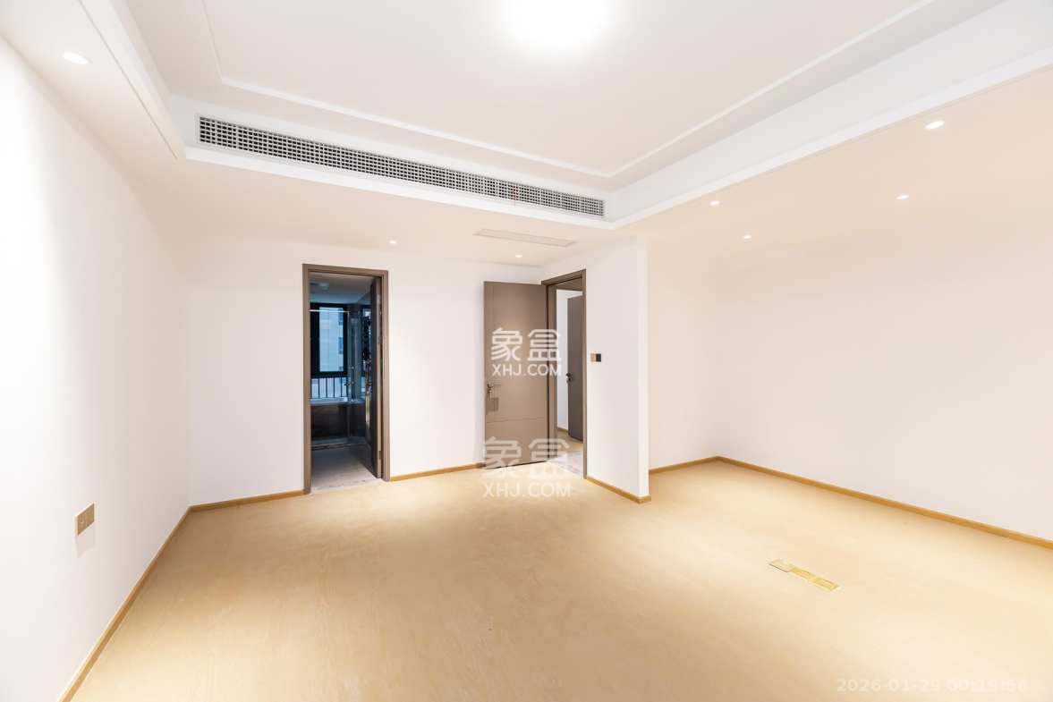 嘉臣道 4室2厅2卫 255.0万 嘉臣道 4室2厅2卫 255.0万卧室