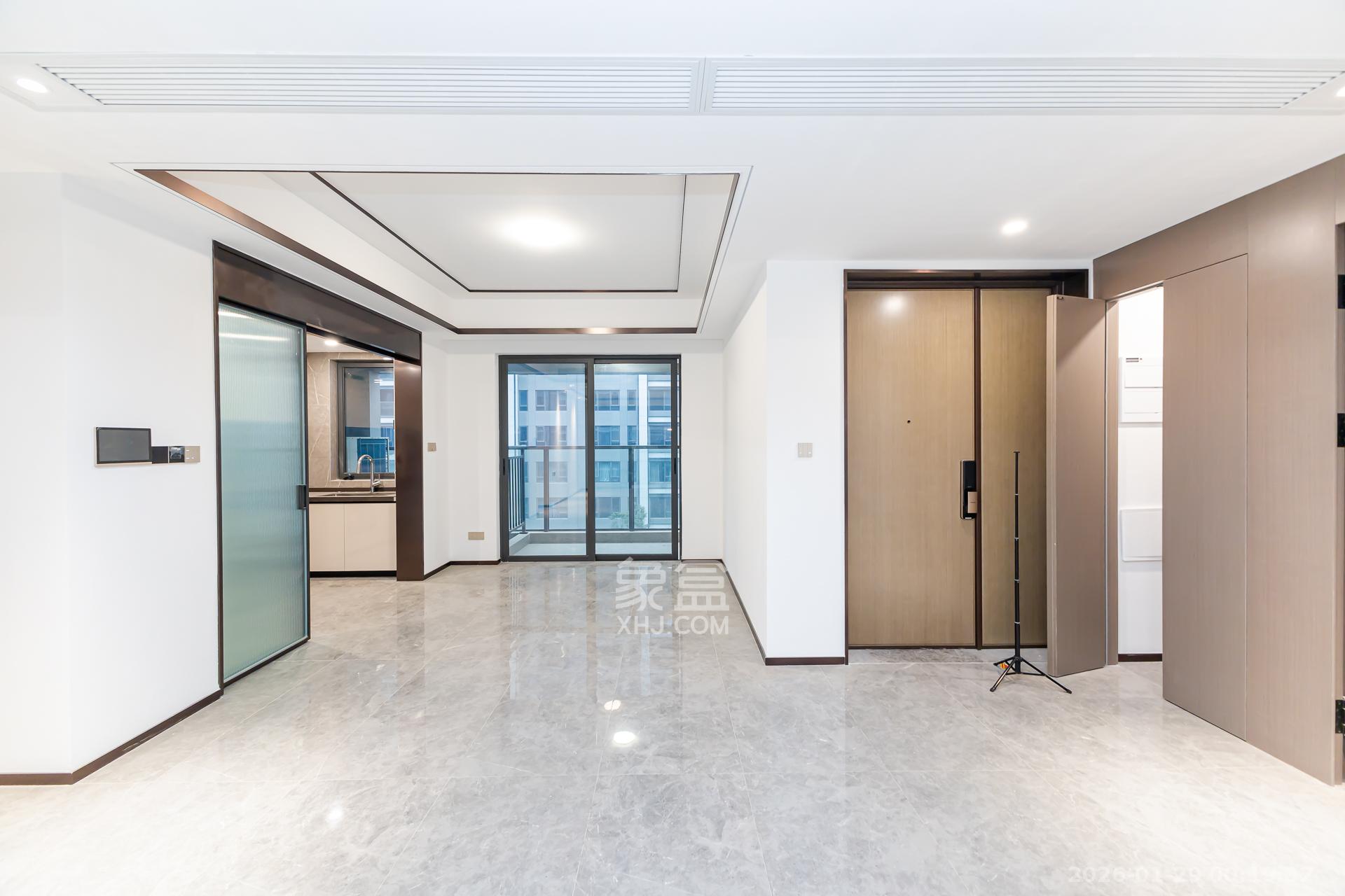 嘉臣道  4室2厅2卫    255.0万客厅