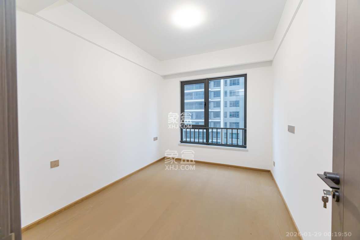 嘉臣道 4室2厅2卫 255.0万 嘉臣道 4室2厅2卫 255.0万卧室