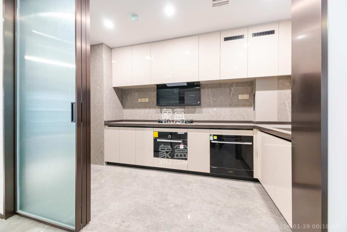 嘉臣道 4室2厅2卫 255.0万 嘉臣道 4室2厅2卫 255.0万厨房